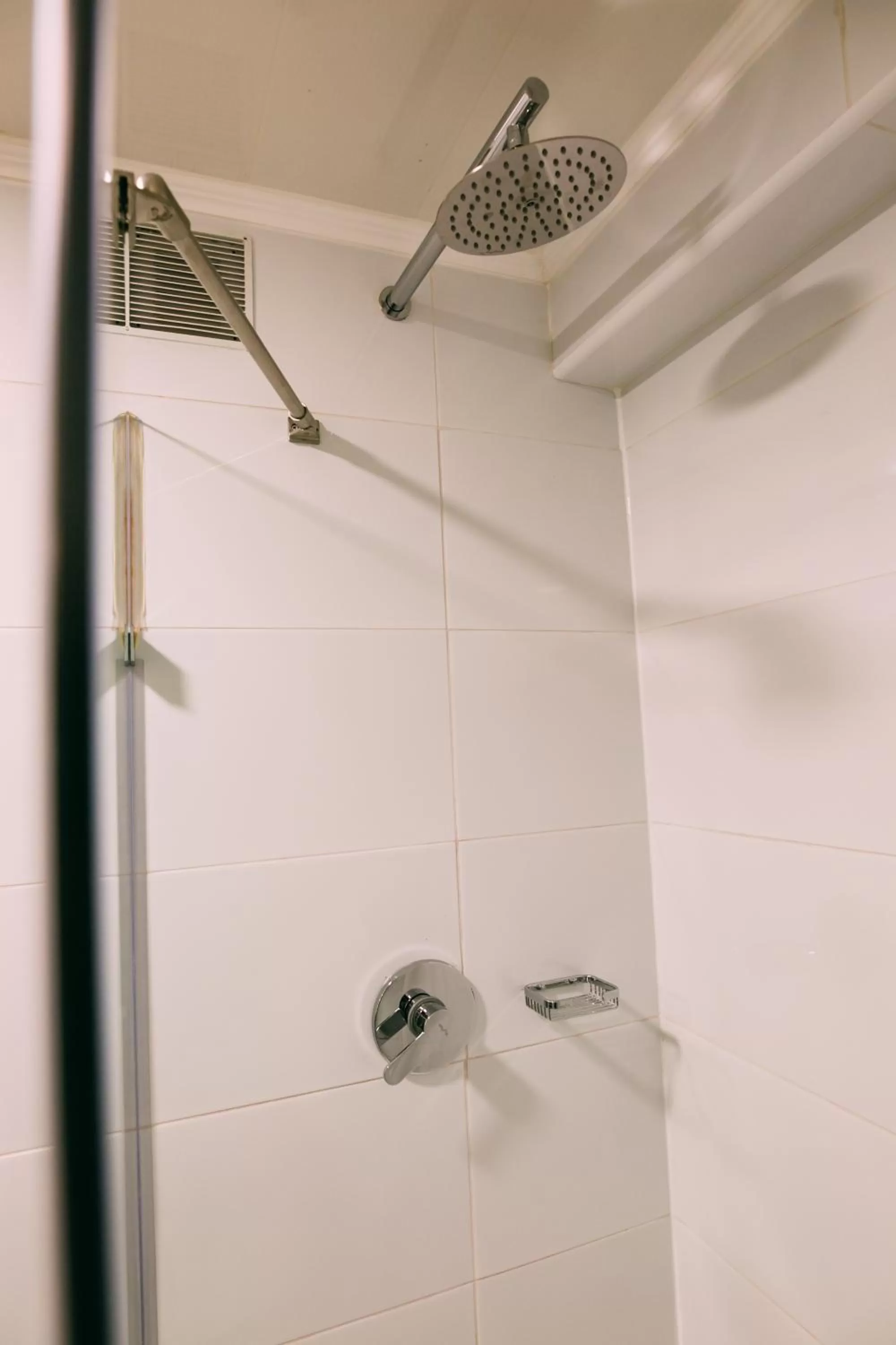 Shower in Hotel HW Libertad