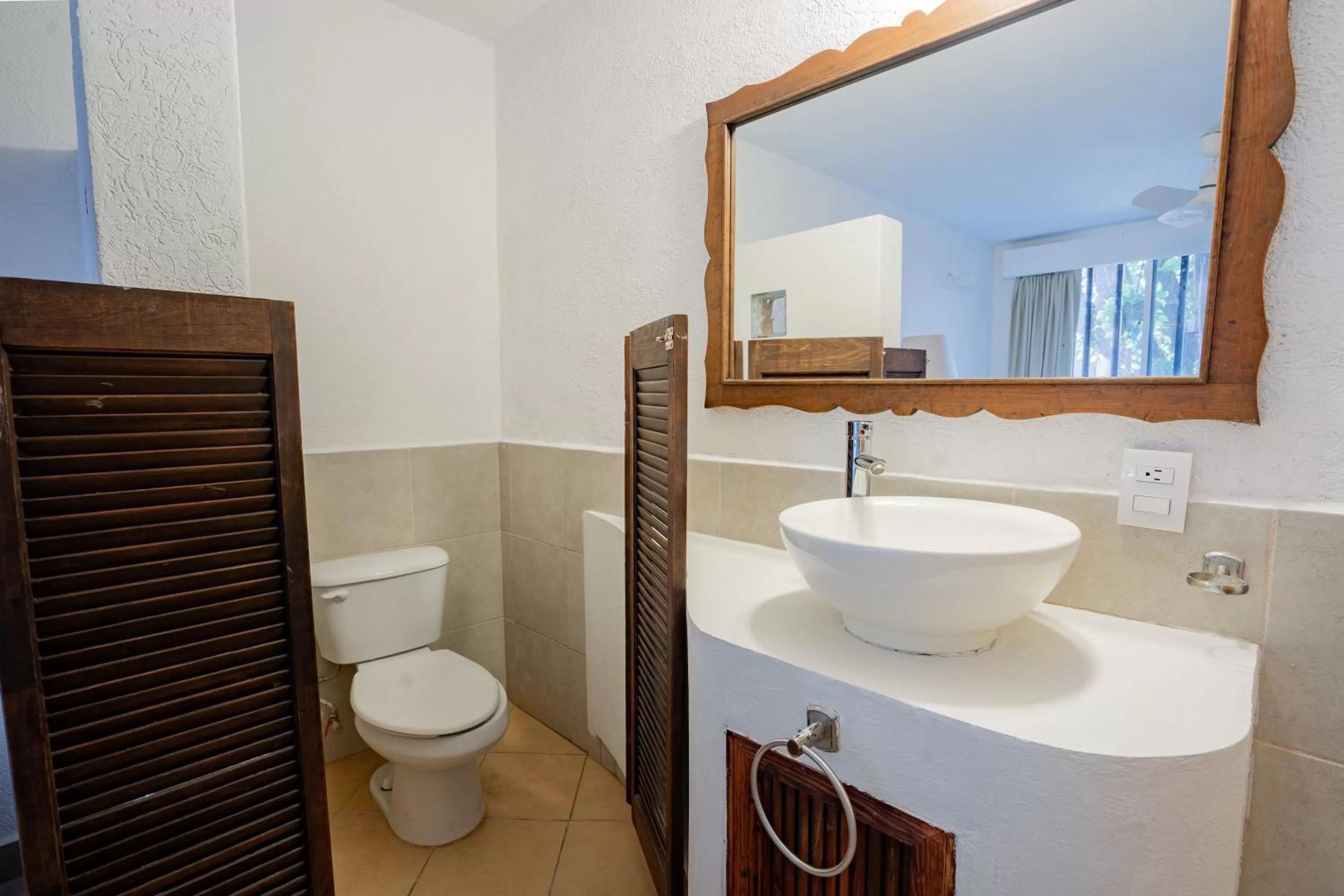 Bathroom in Hotel Mision, Acapulco centro