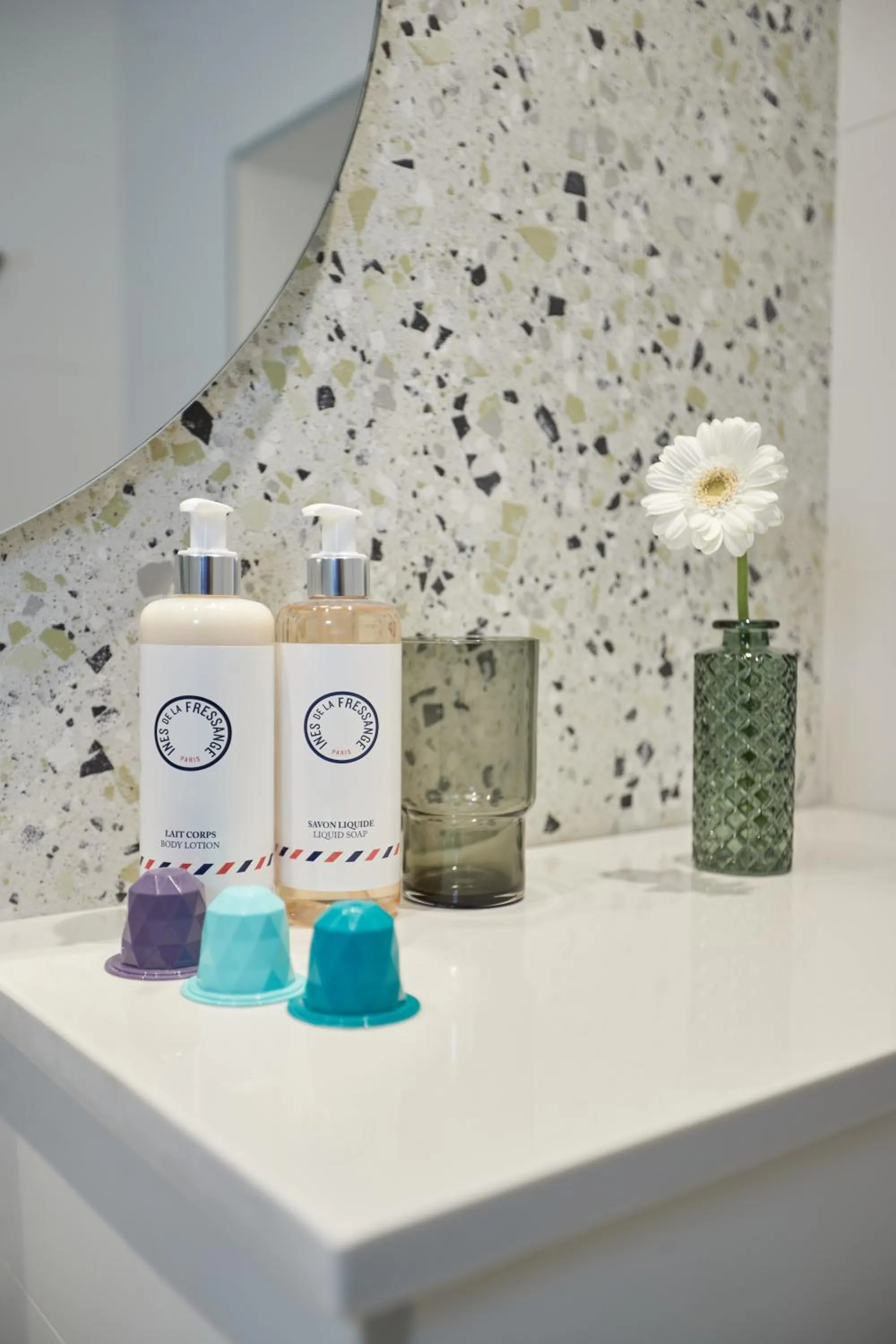 Shower in Hôtel Amoi Paris