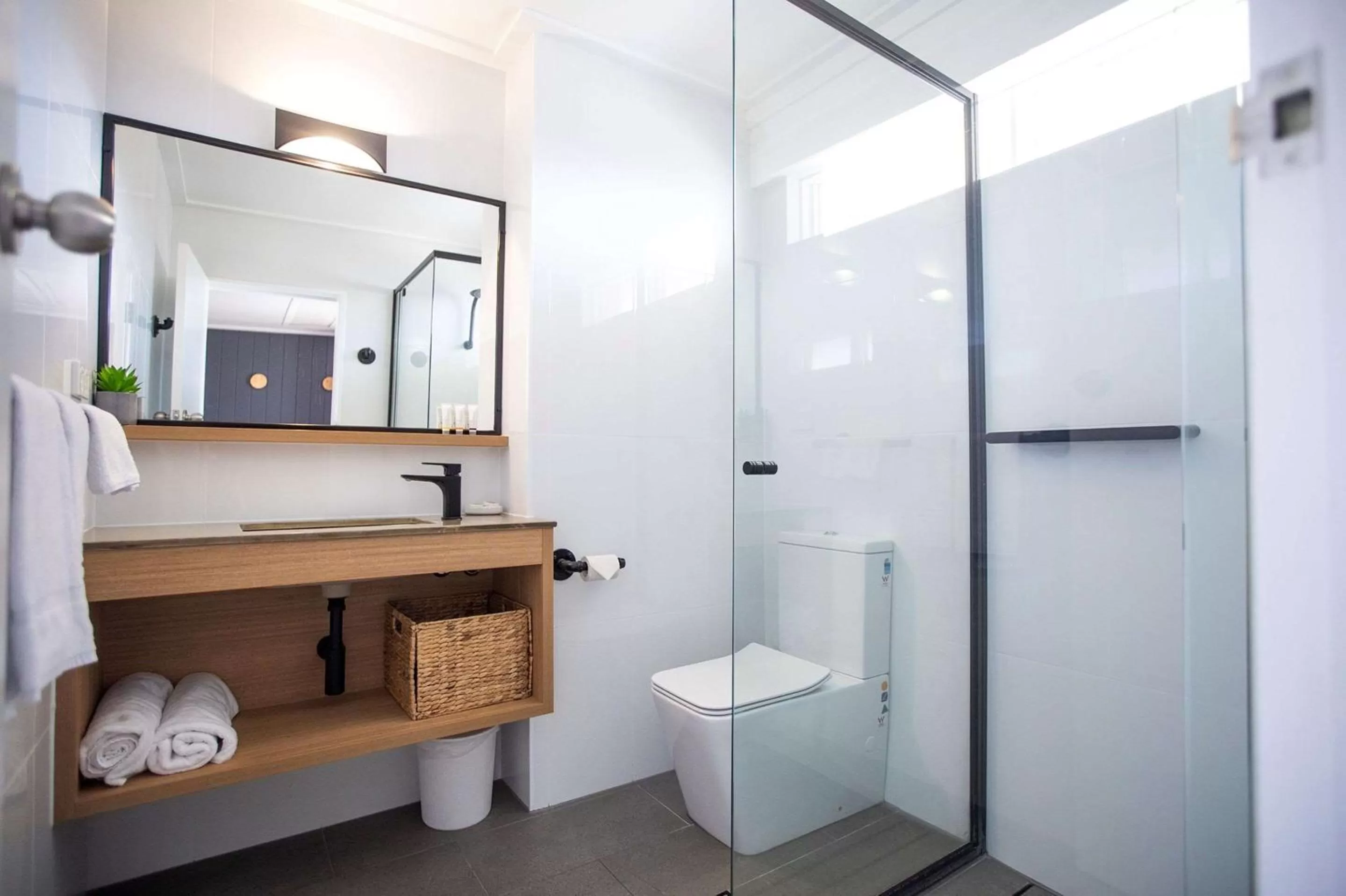 Bathroom in City Centre Motel Armidale