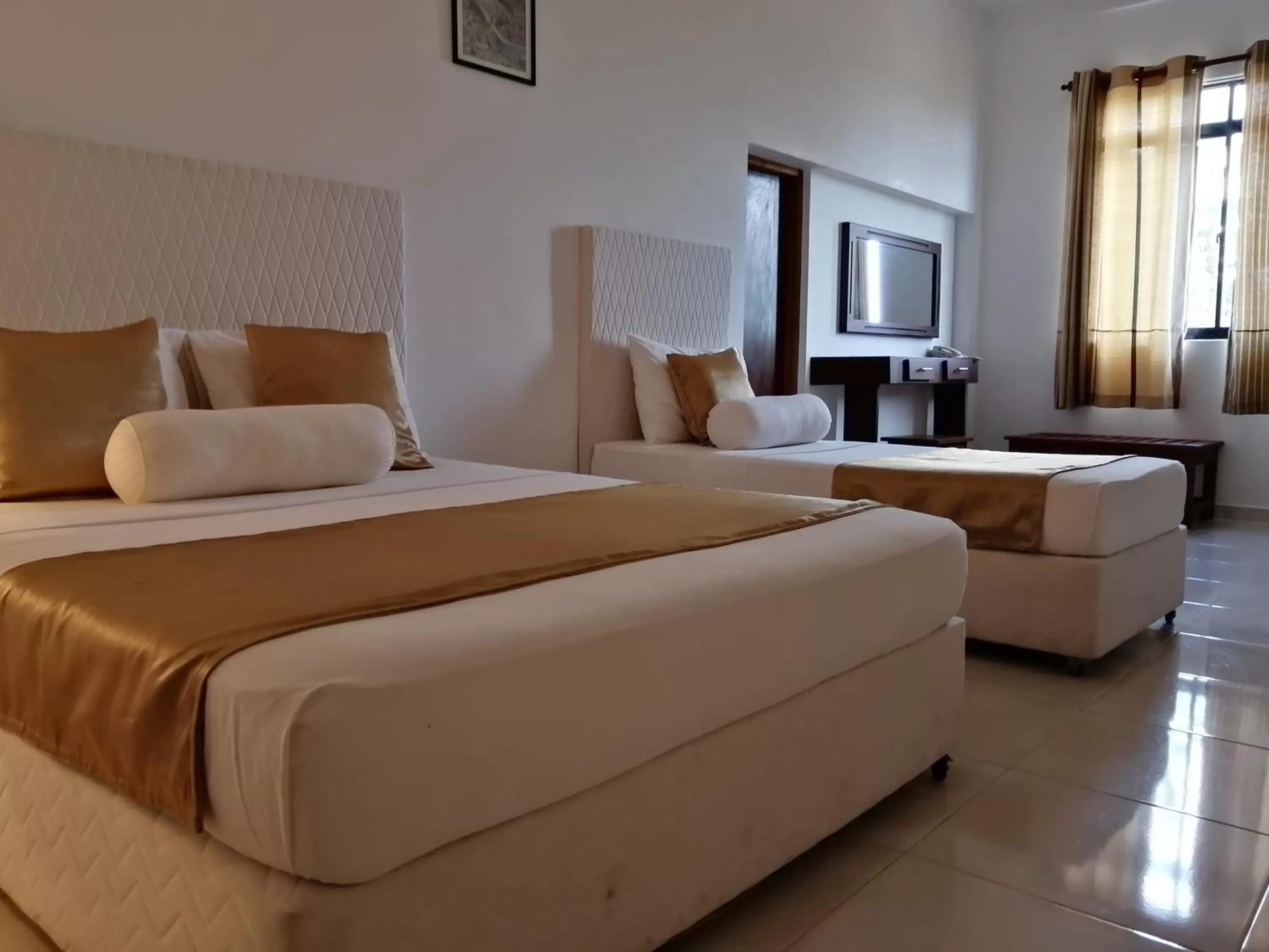 Bed in Kandy Unique Hotel