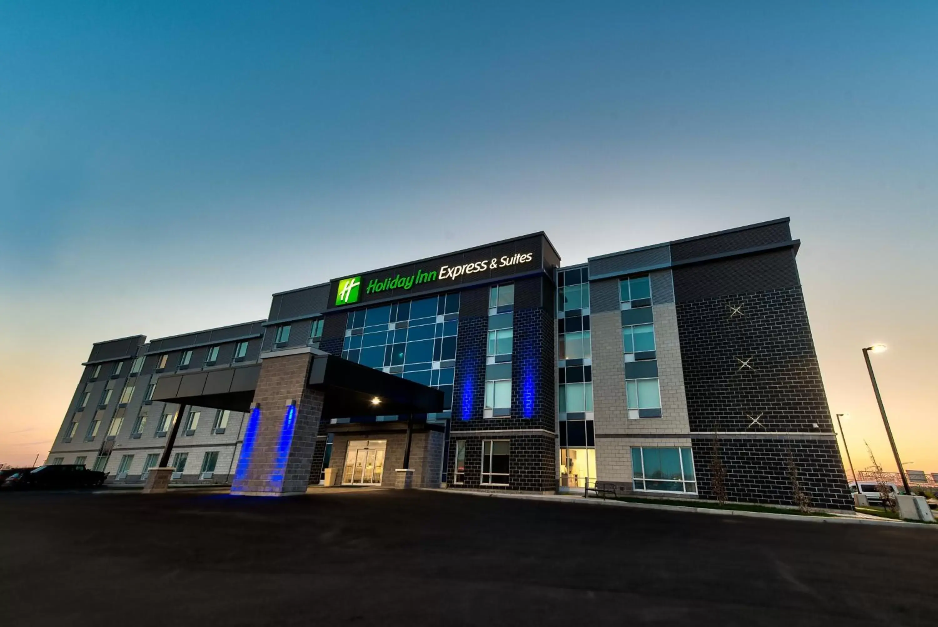 Property Building in Holiday Inn Express & Suites - Trois Rivieres Ouest, an IHG Hotel