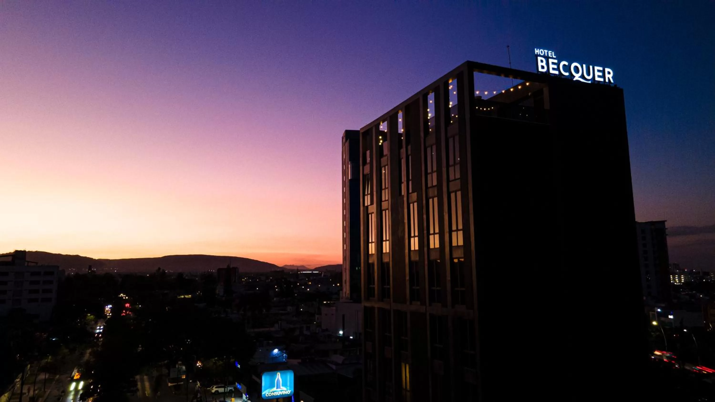 Facade/entrance in Becquer Hotel Guadalajara