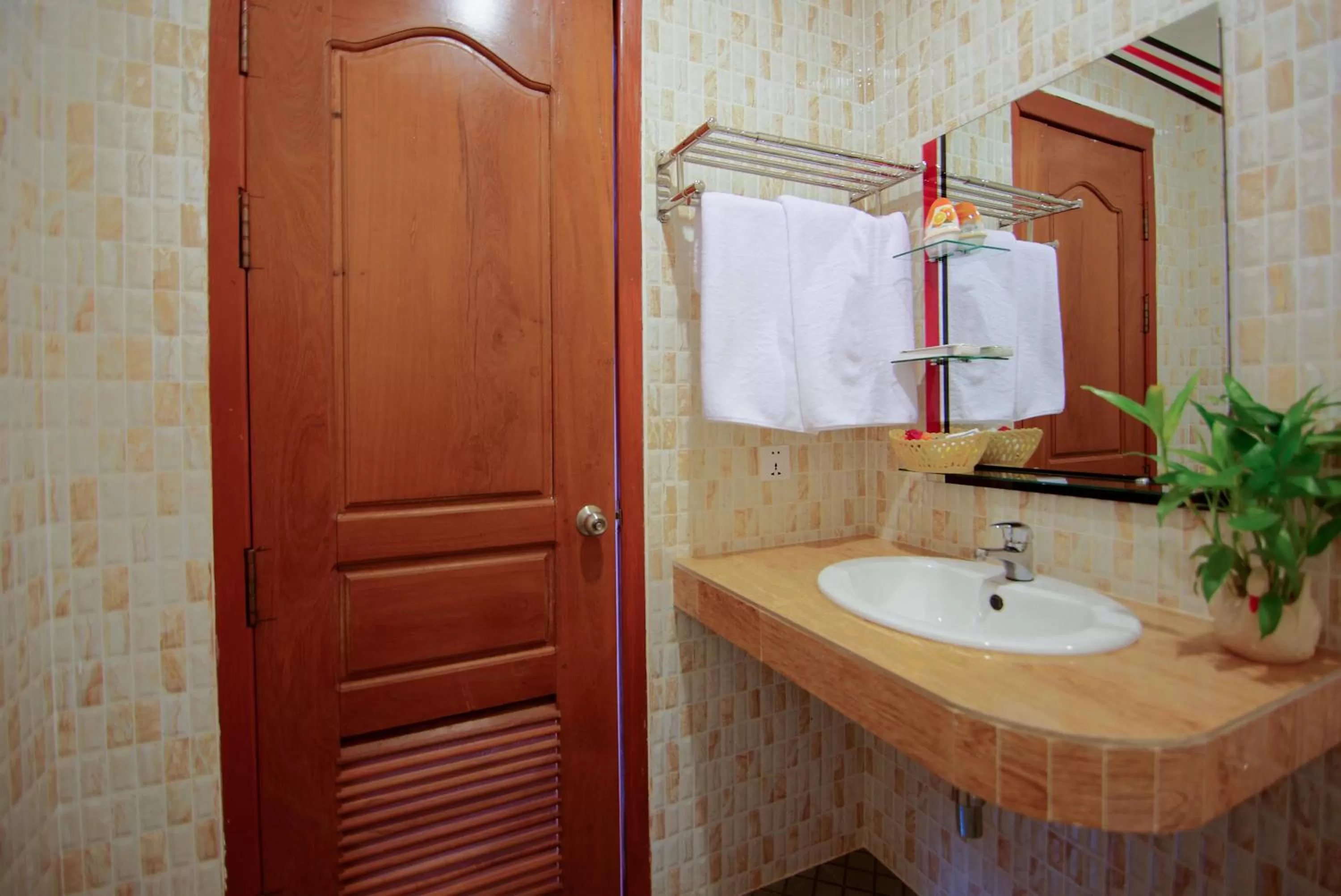 Shower in Bou Phanith Villa