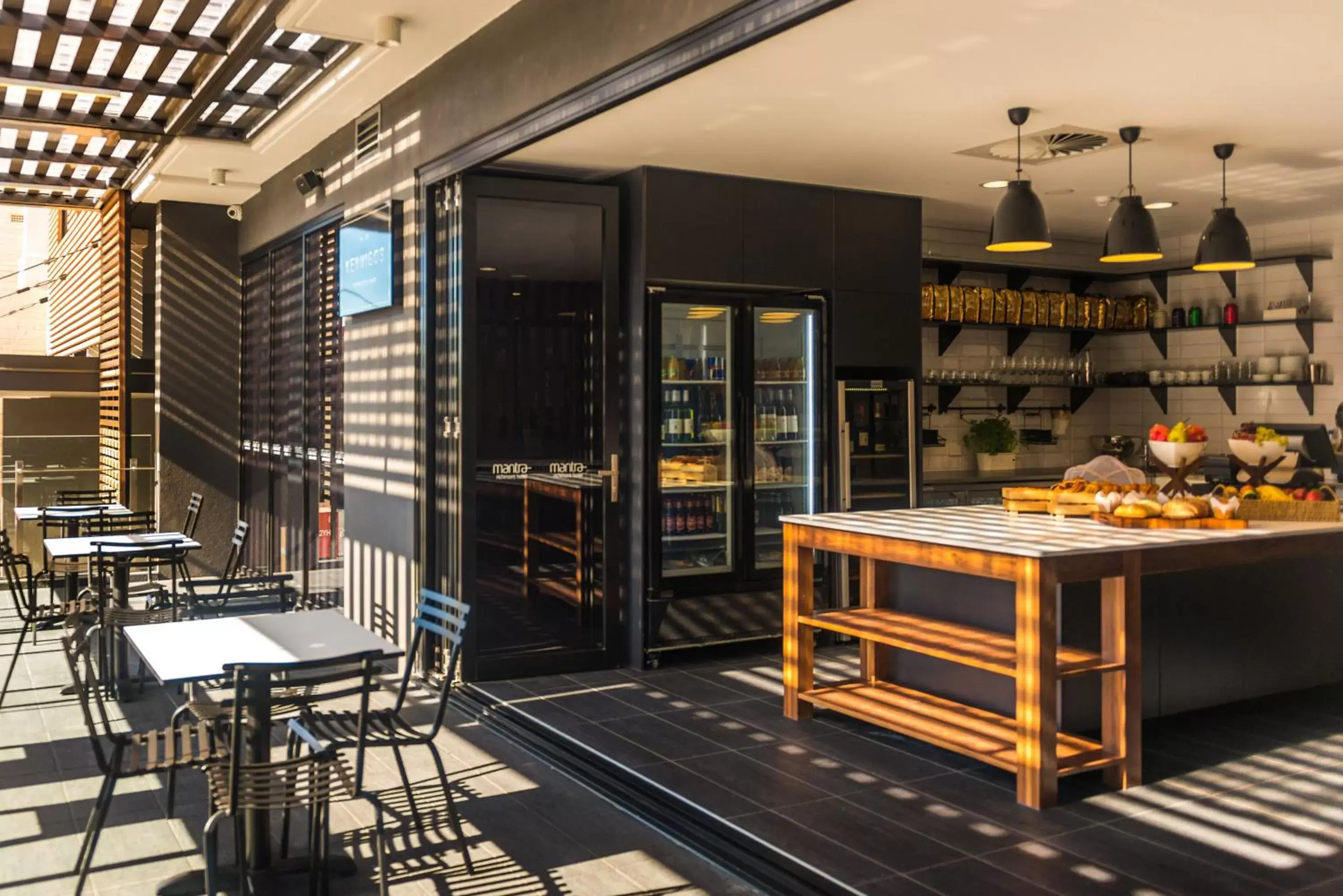 Lounge or bar, Restaurant/Places to Eat in Kennigo Hotel Brisbane