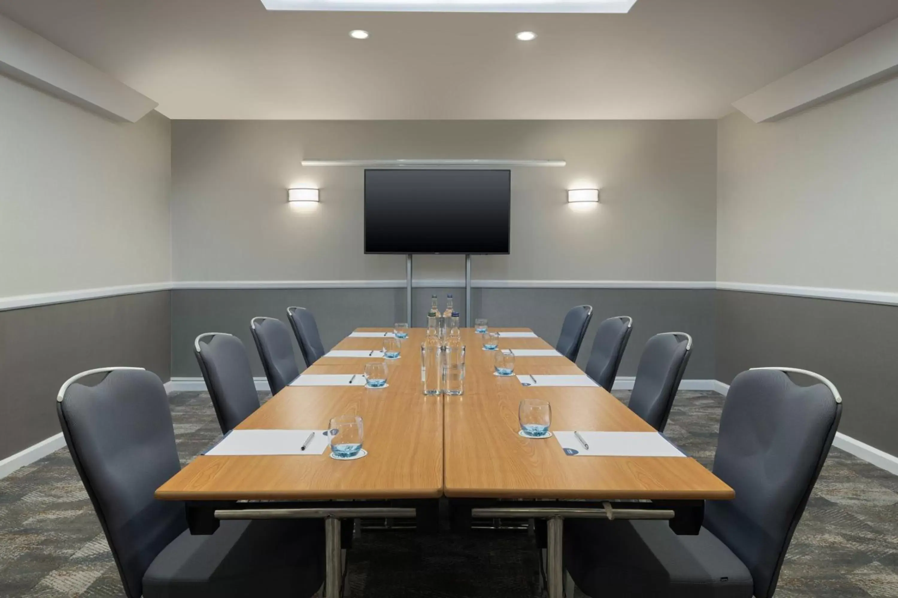 Meeting/conference room in Delta Hotels by Marriott Waltham Abbey