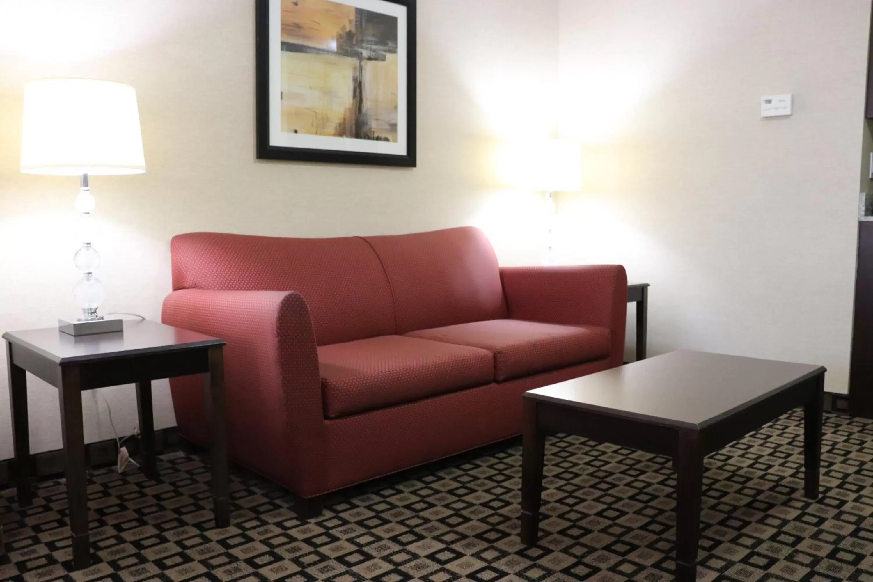 Photo of the whole room, Seating Area in Holiday Inn Express Hotel & Suites Crawfordsville, an IHG Hotel