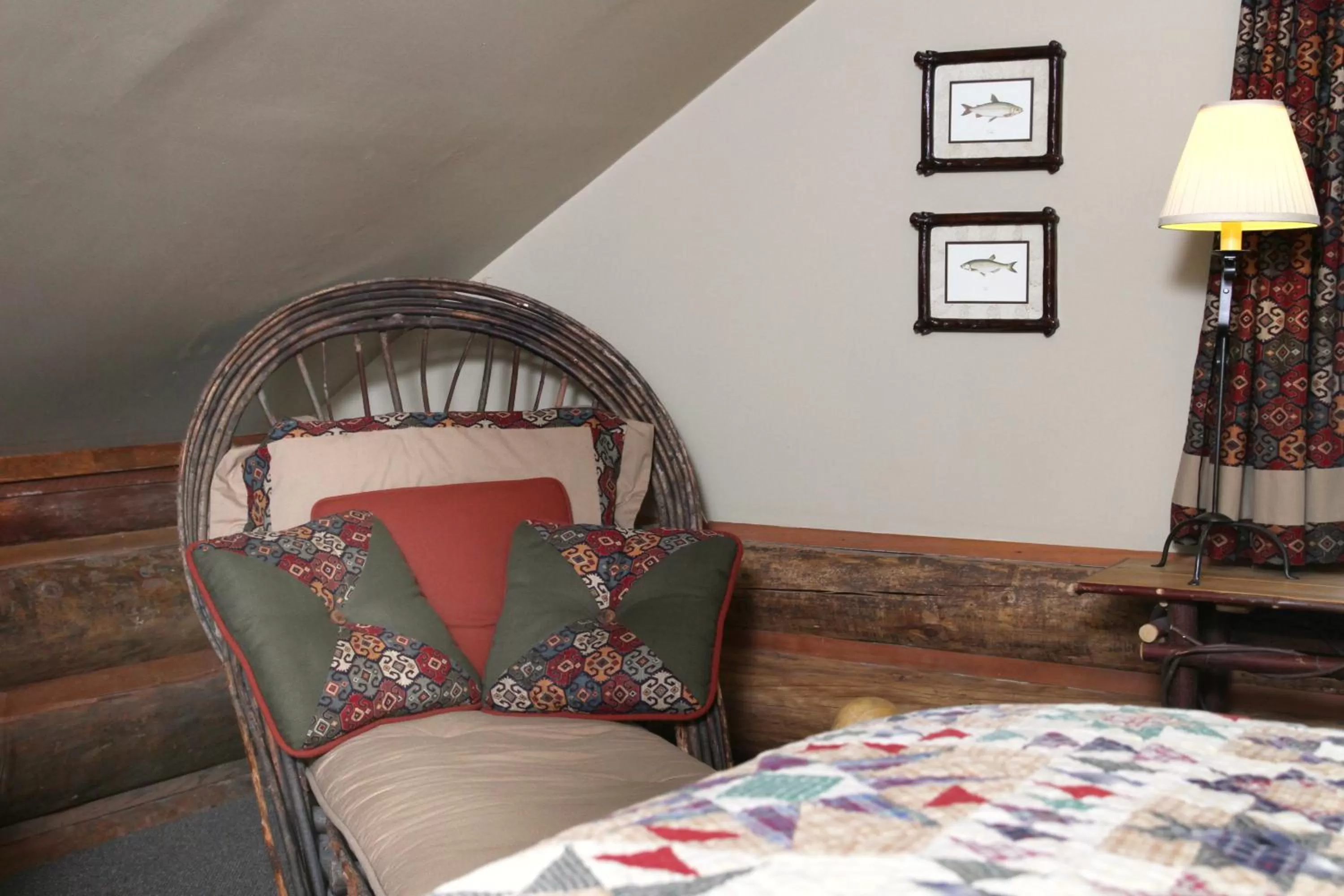 Seating area, Bed in Weasku Inn