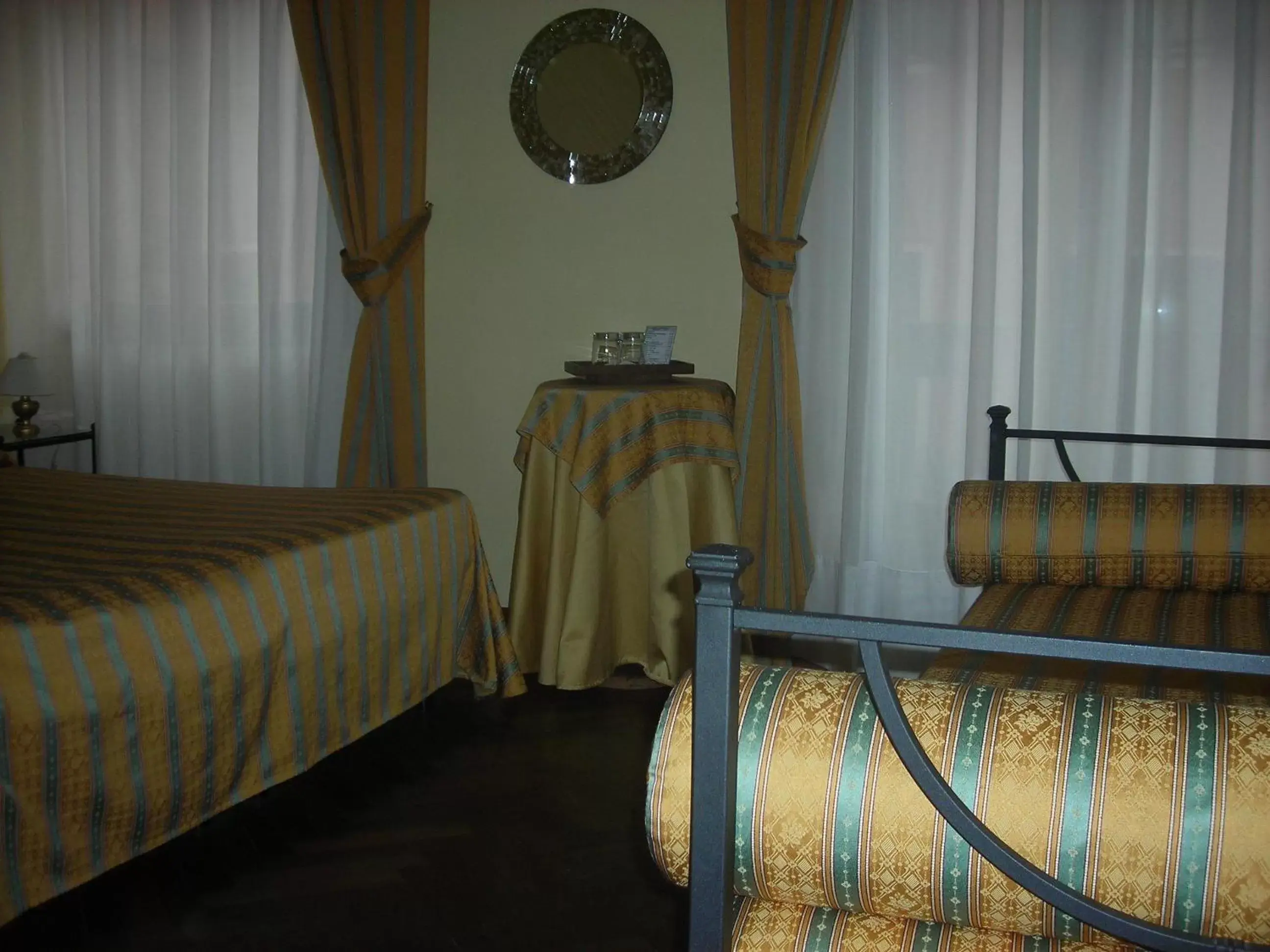 Seating area, Bed in Hotel Agli Artisti