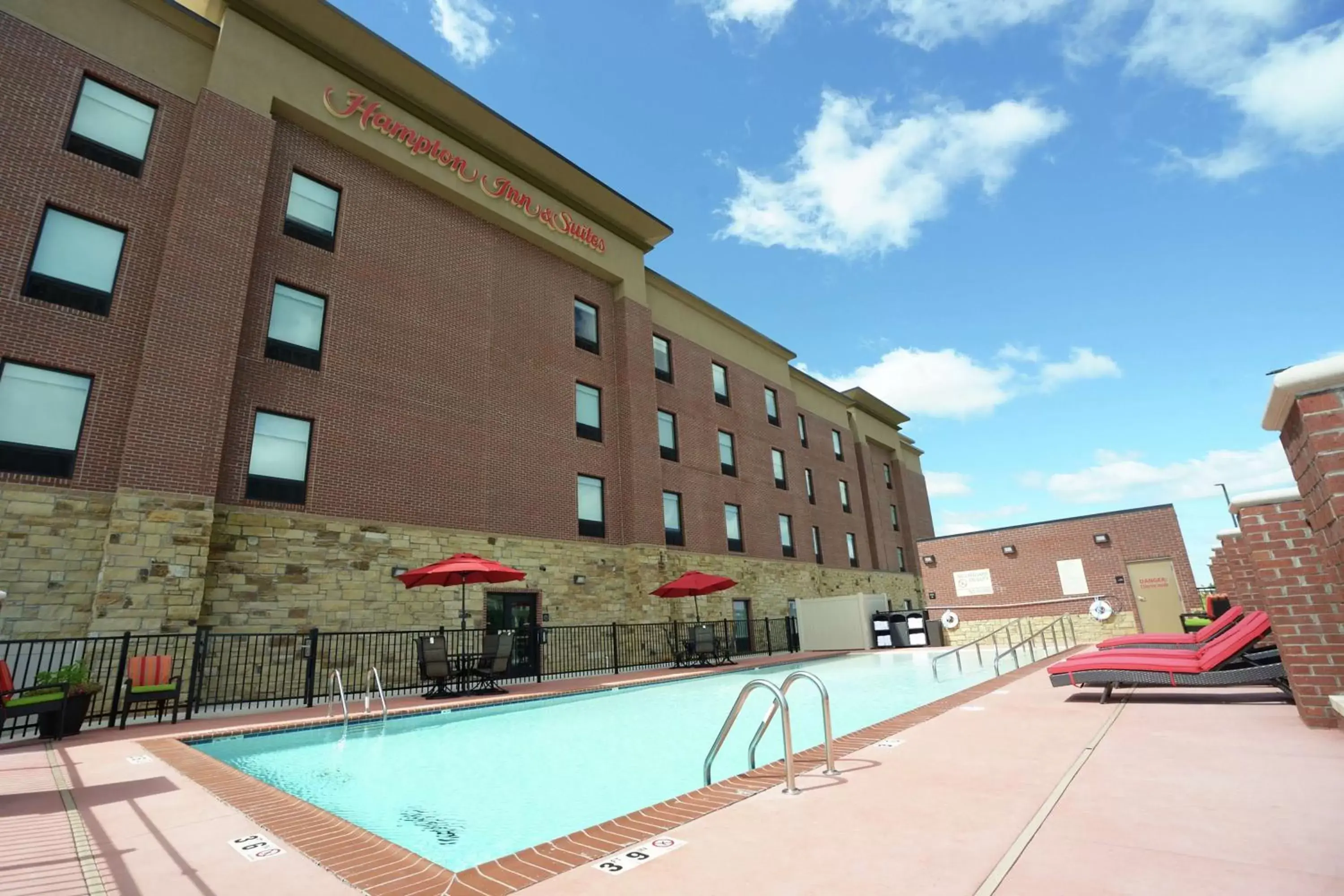 Pool view, Property Building in Hampton Inn & Suites Oklahoma City/Quail Springs