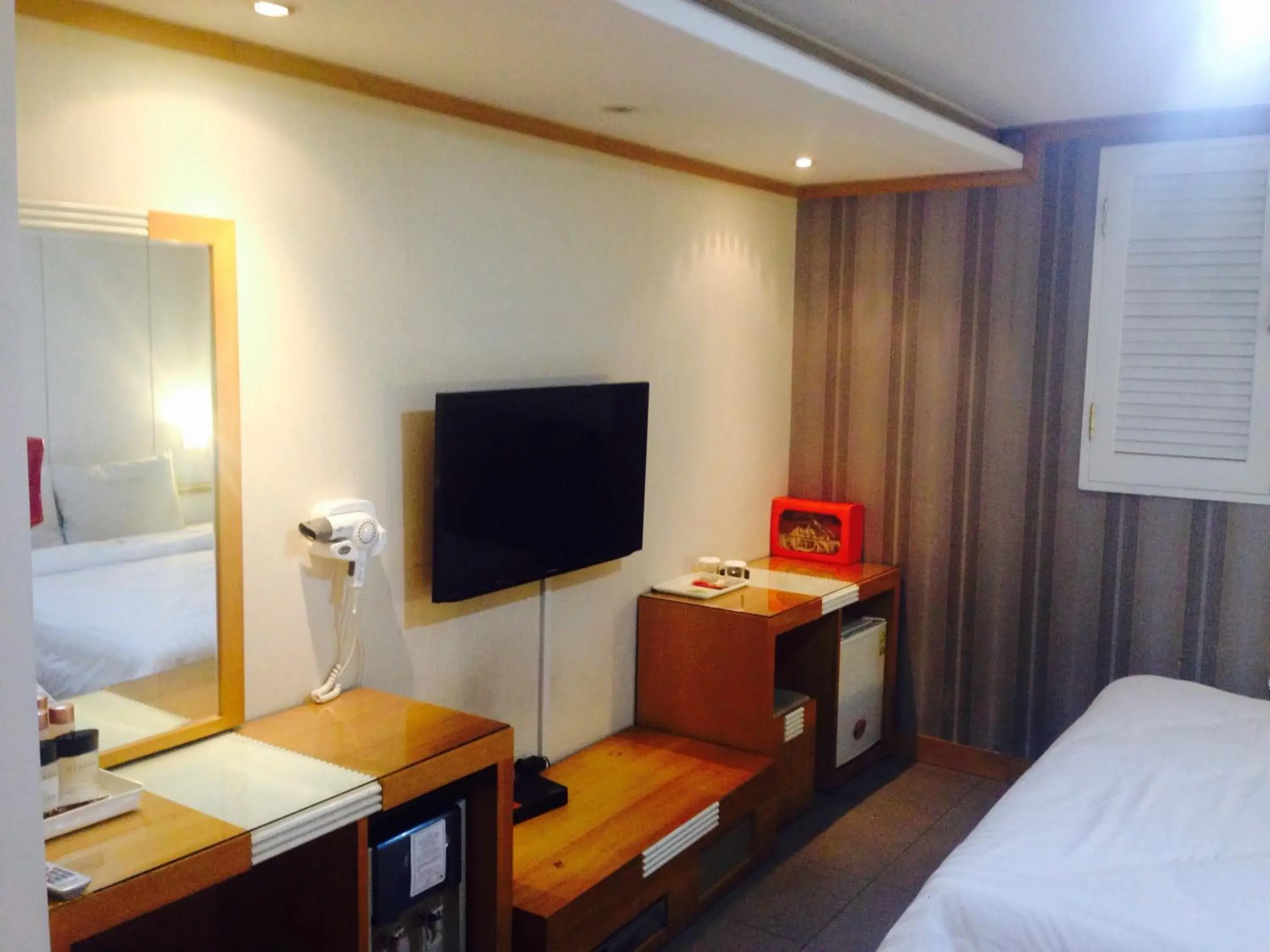 TV and multimedia, TV/Entertainment Center in Bali Tourist Hotel