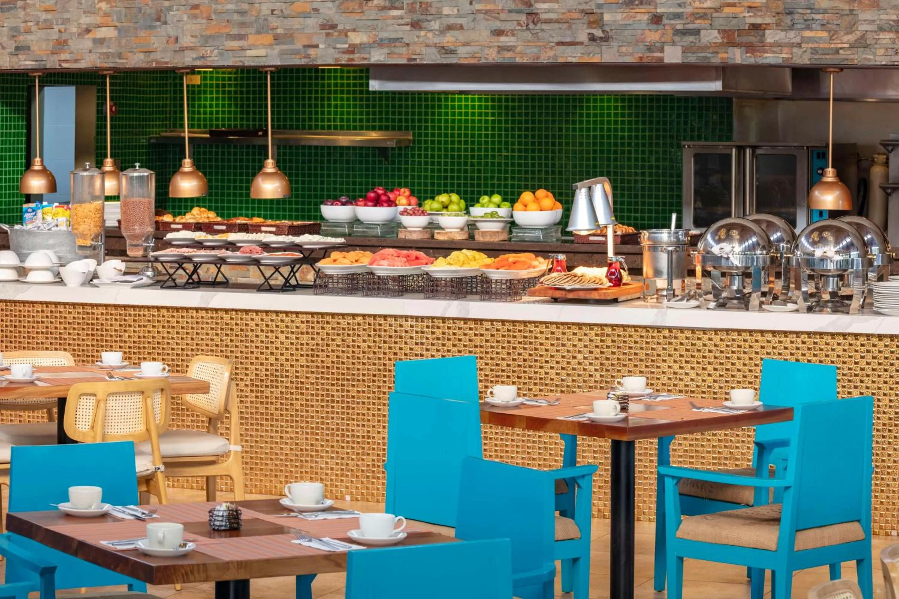 Restaurant/places to eat in Indura Beach & Golf Resort Curio Collection By Hilton