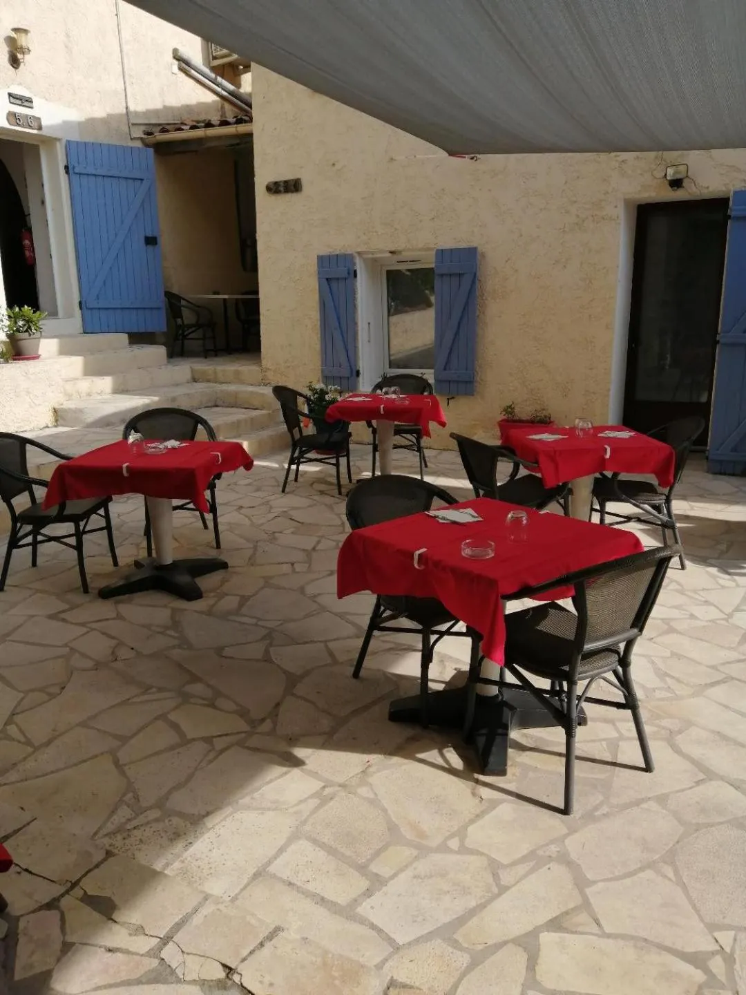 Patio in Auberge La Folie