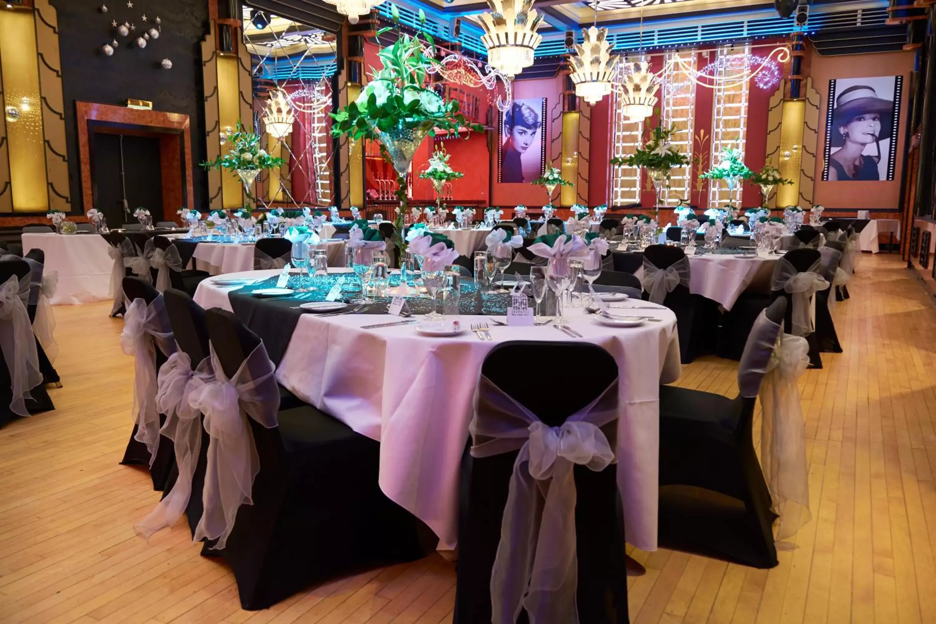 Restaurant/places to eat, Banquet Facilities in Earl Of Doncaster Hotel