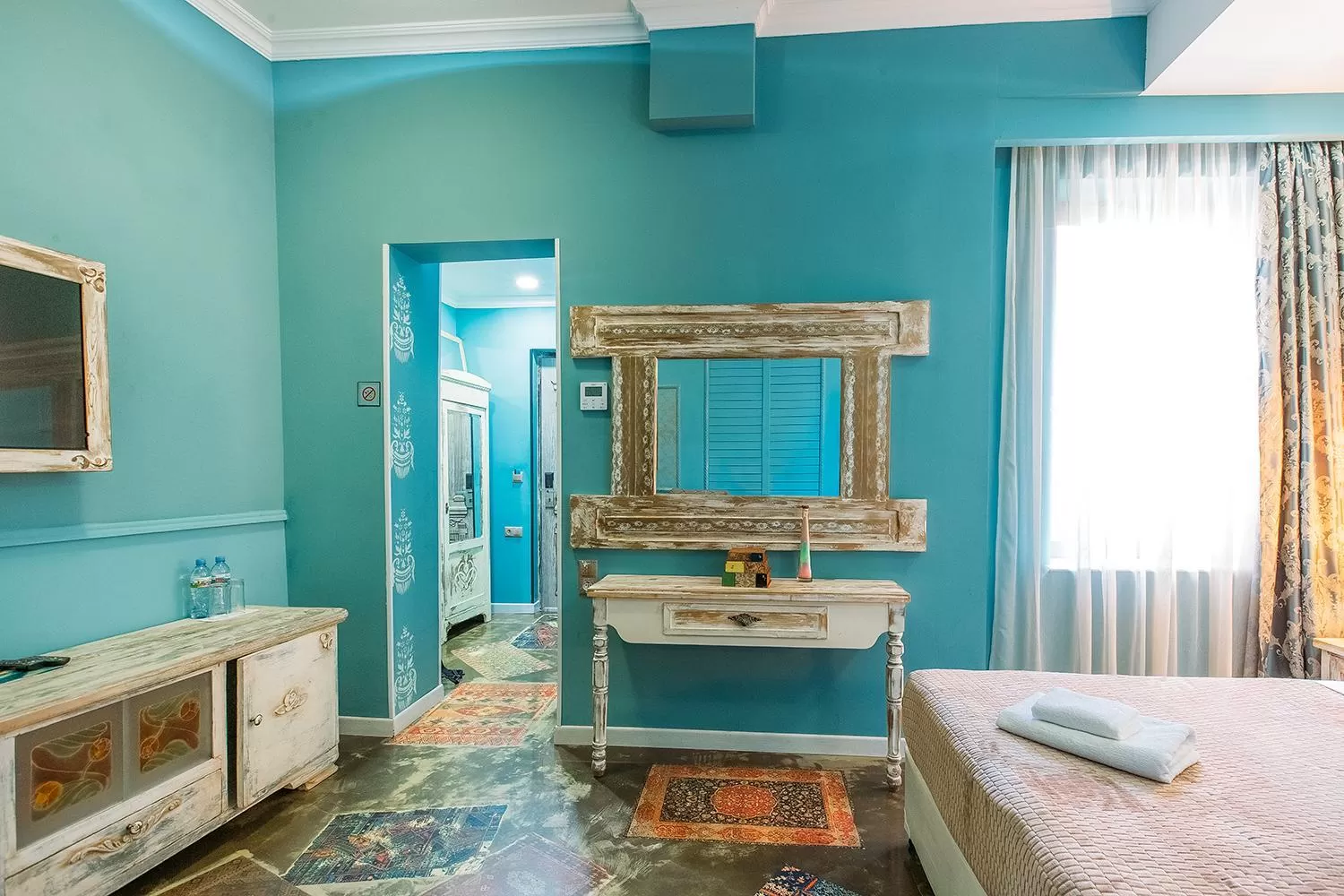 Communal lounge/ TV room, Bed in Hotel Aivani Old Tbilisi