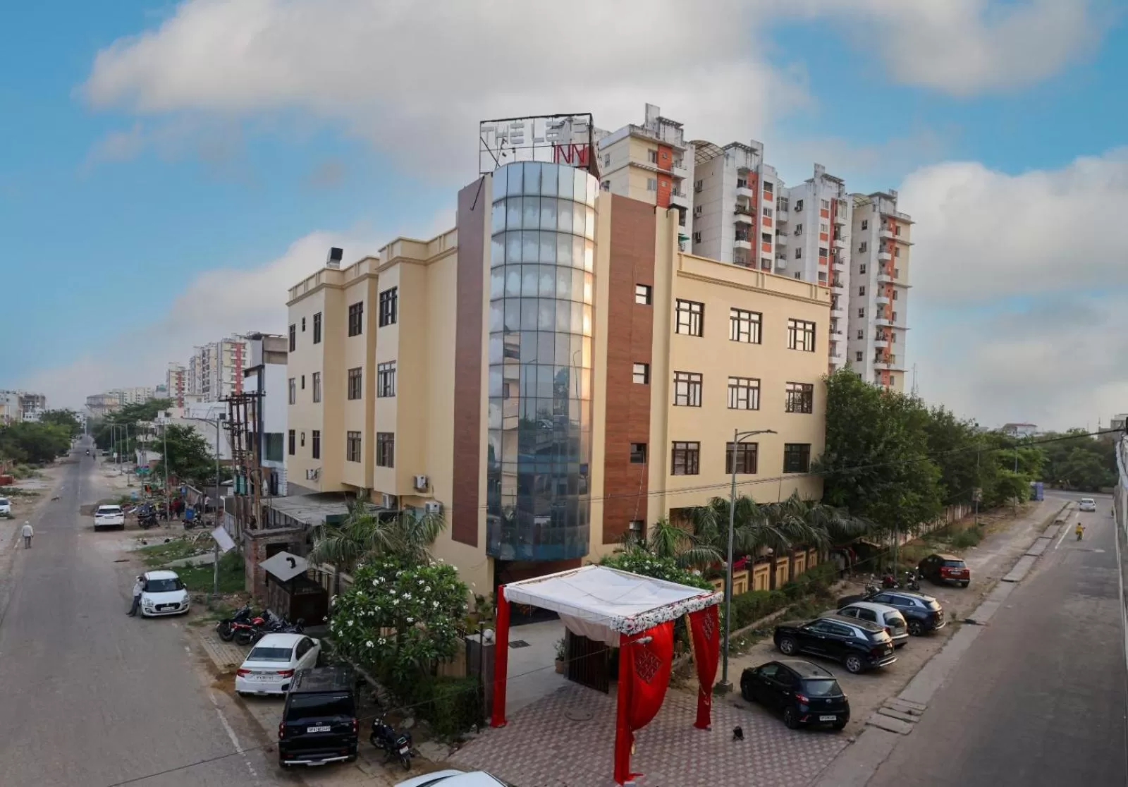 Property building in Hotel The Leaf - Gomti Nagar Lucknow