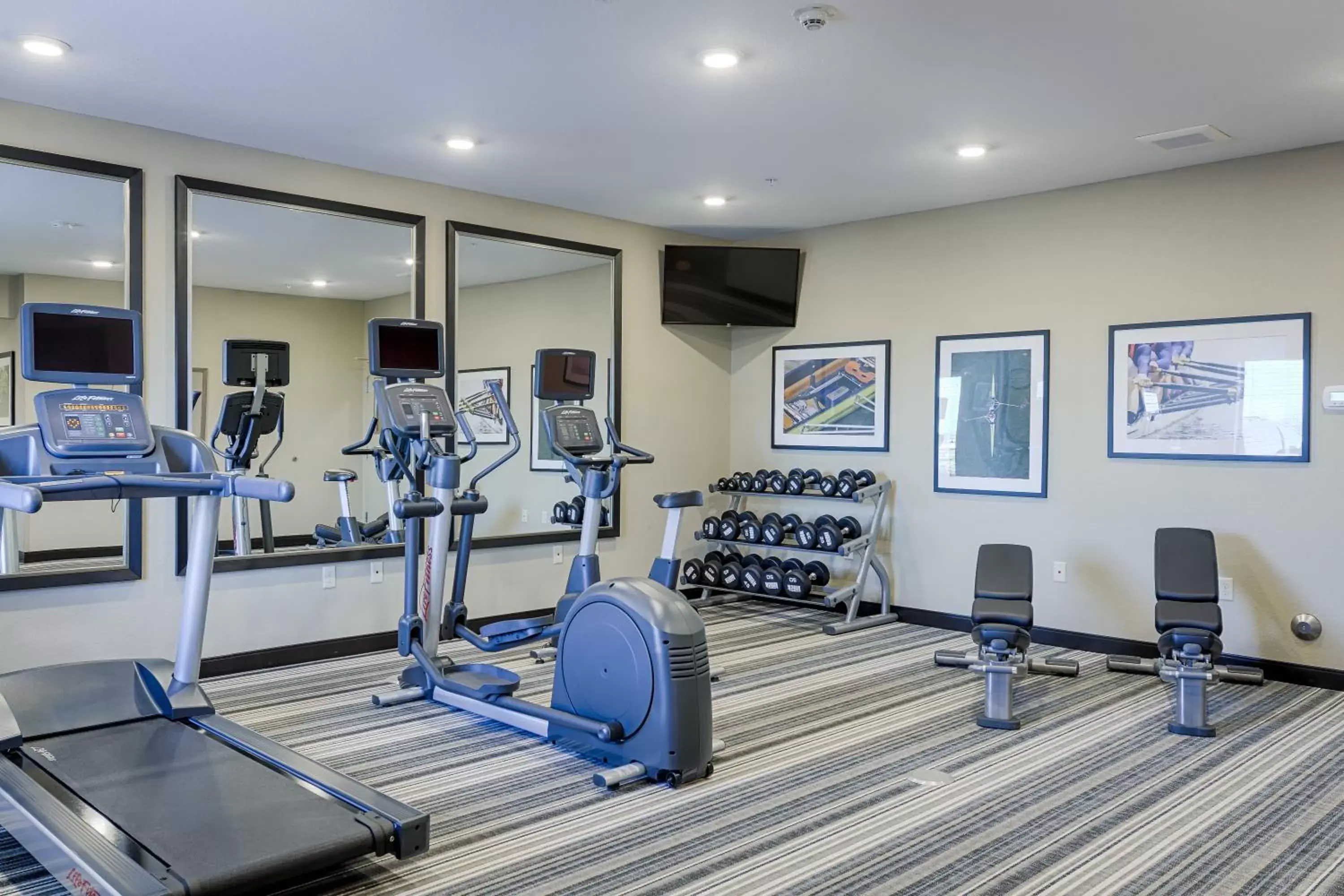 Spa and wellness centre/facilities, Fitness Center/Facilities in Candlewood Suites Lakeville I-35, an IHG Hotel