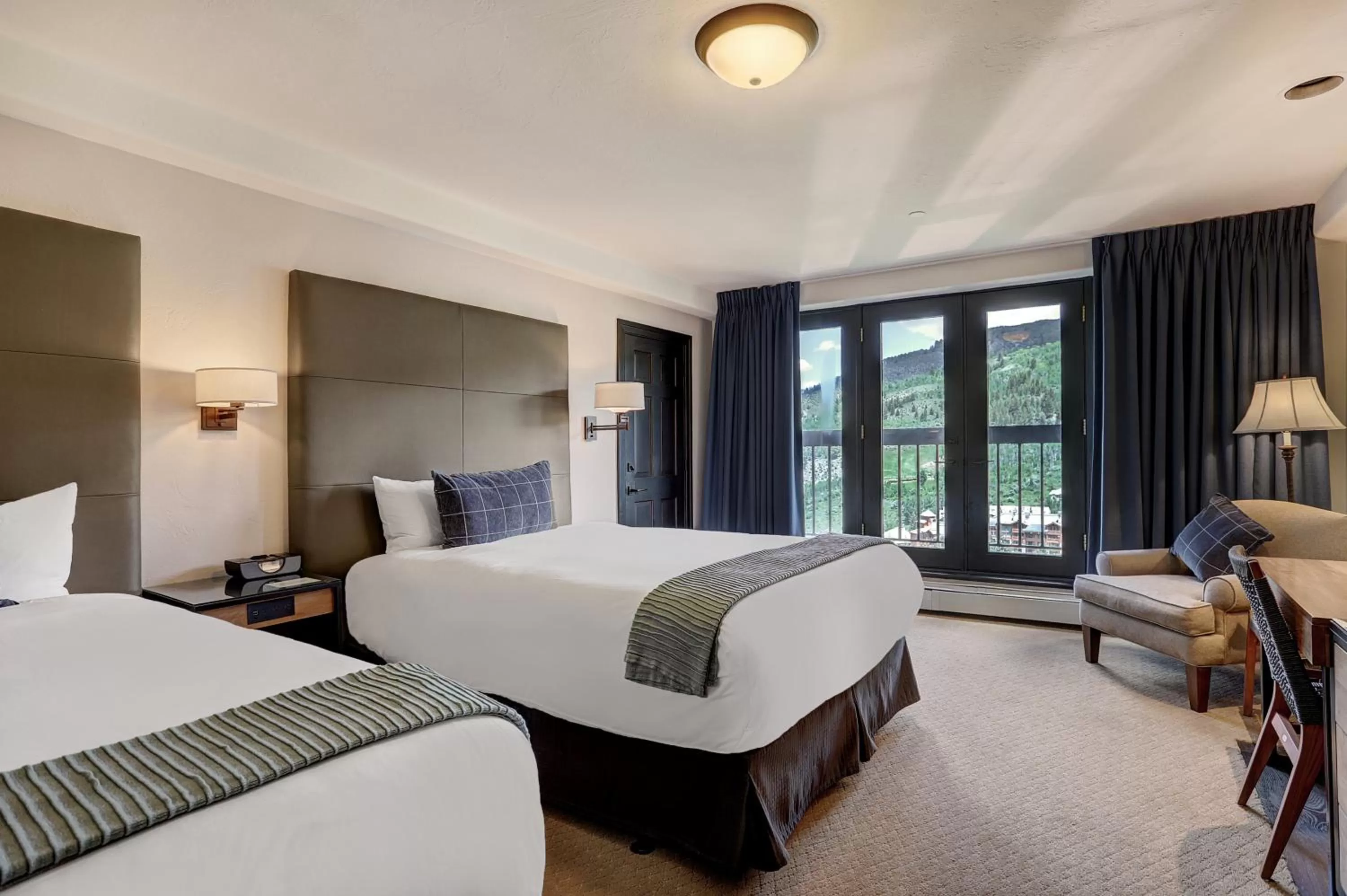 Bed in The Pines Lodge, a RockResort