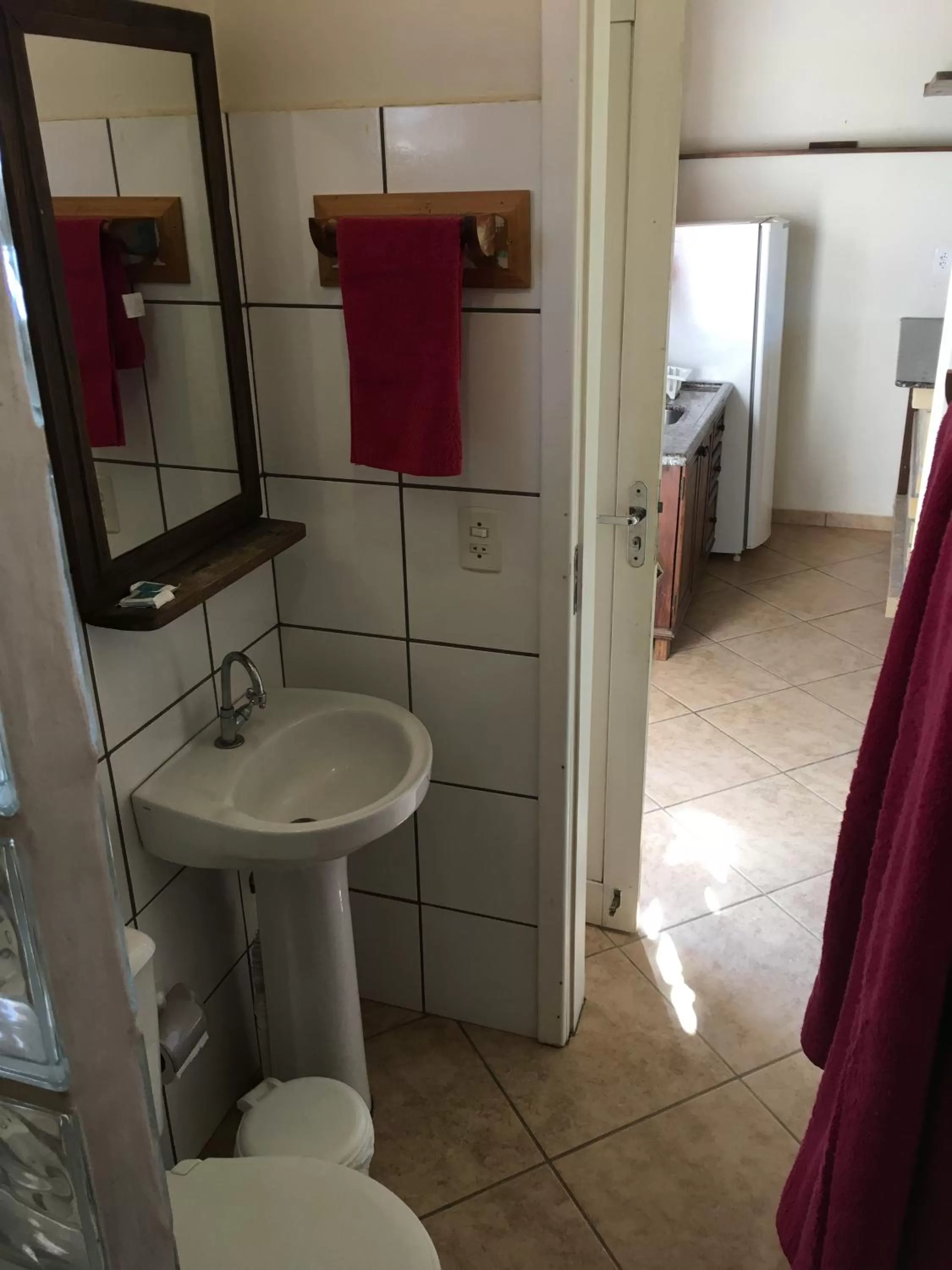 Shower, Bathroom in Pousada dos Sambaquis