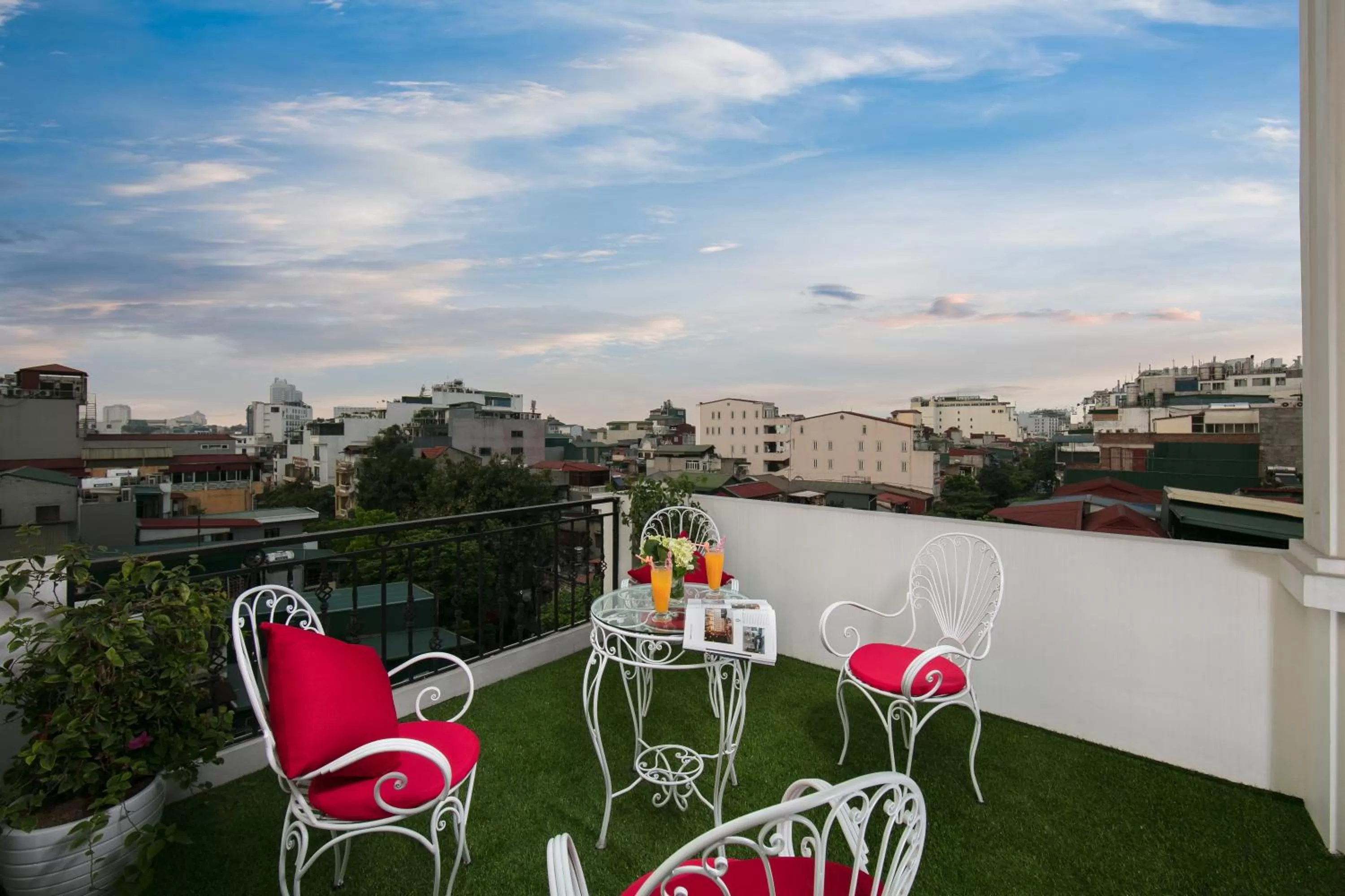 Balcony/Terrace in 22land Residence Hotel 71 Hang Bong Premium
