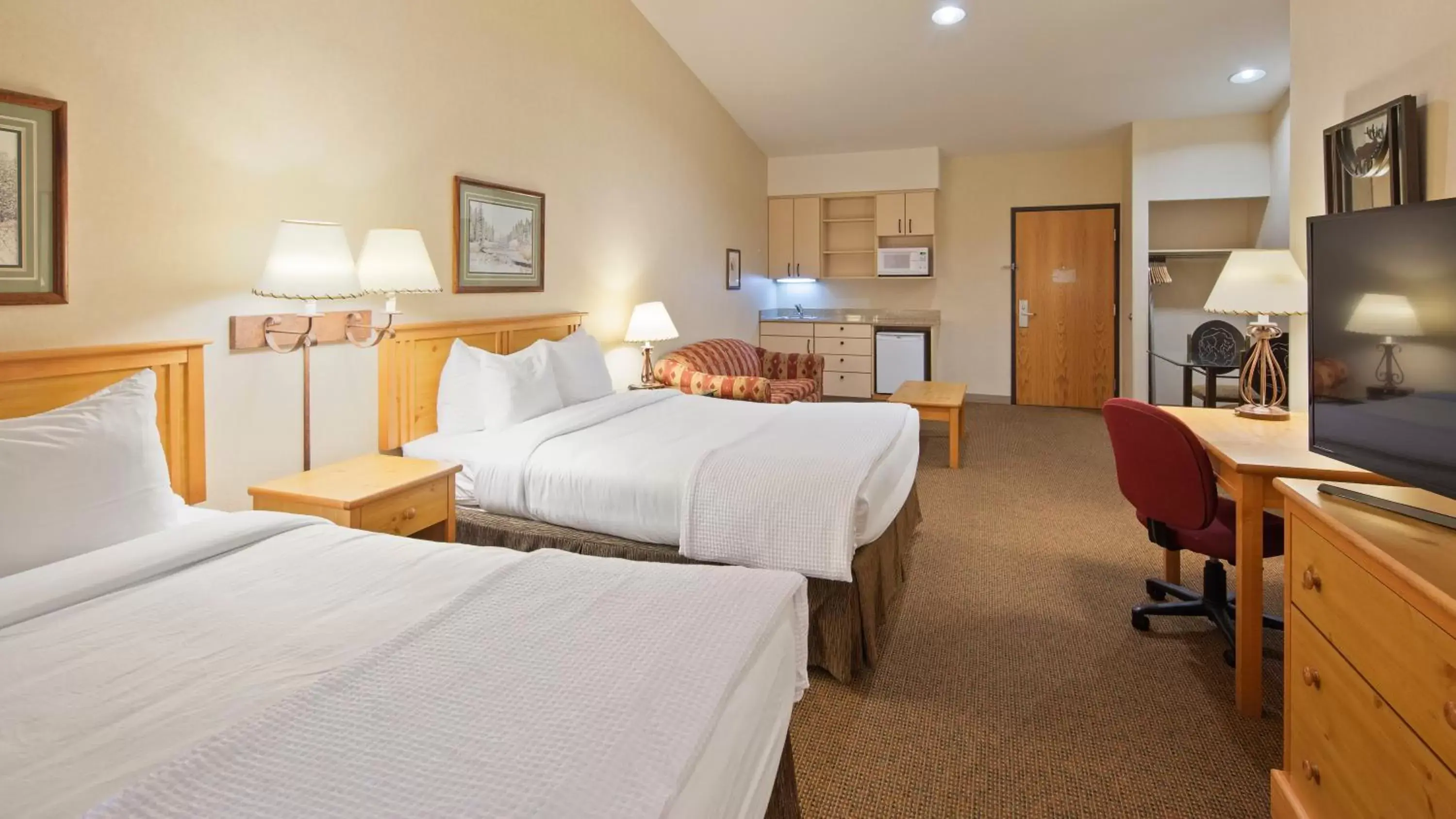 Bedroom in Best Western Golden Spike Inn & Suites