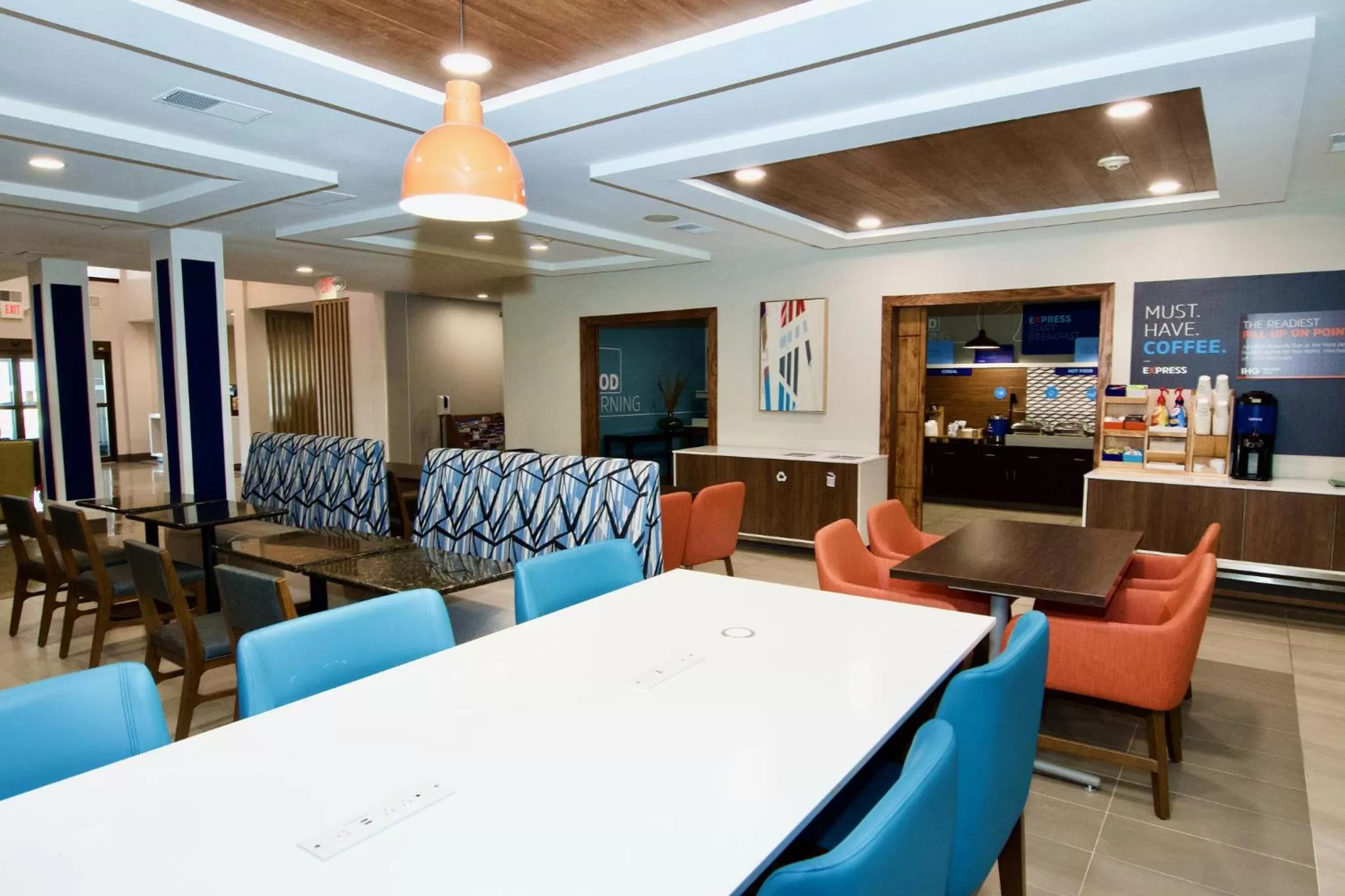 Breakfast in Holiday Inn Express Hotel & Suites St. Charles by IHG