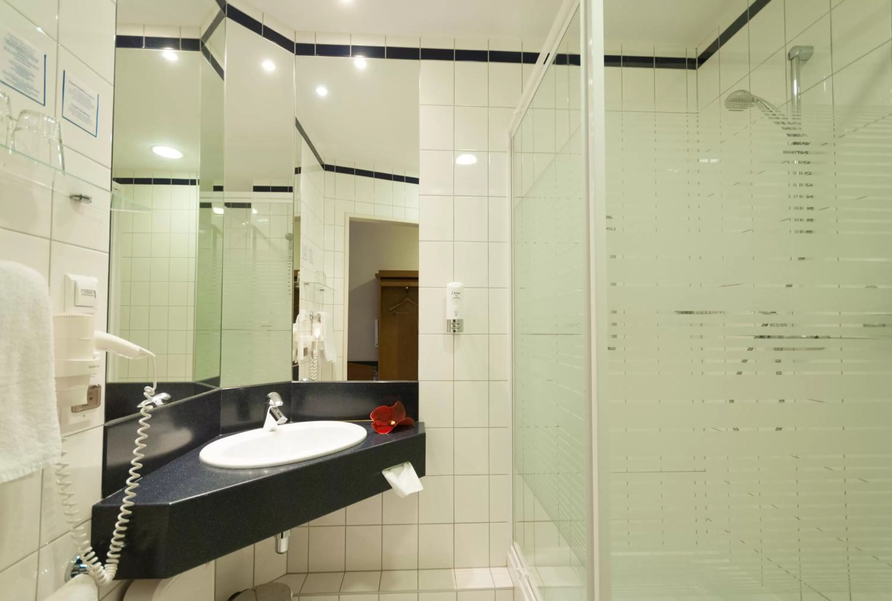 Shower in Express Kraków Hotel