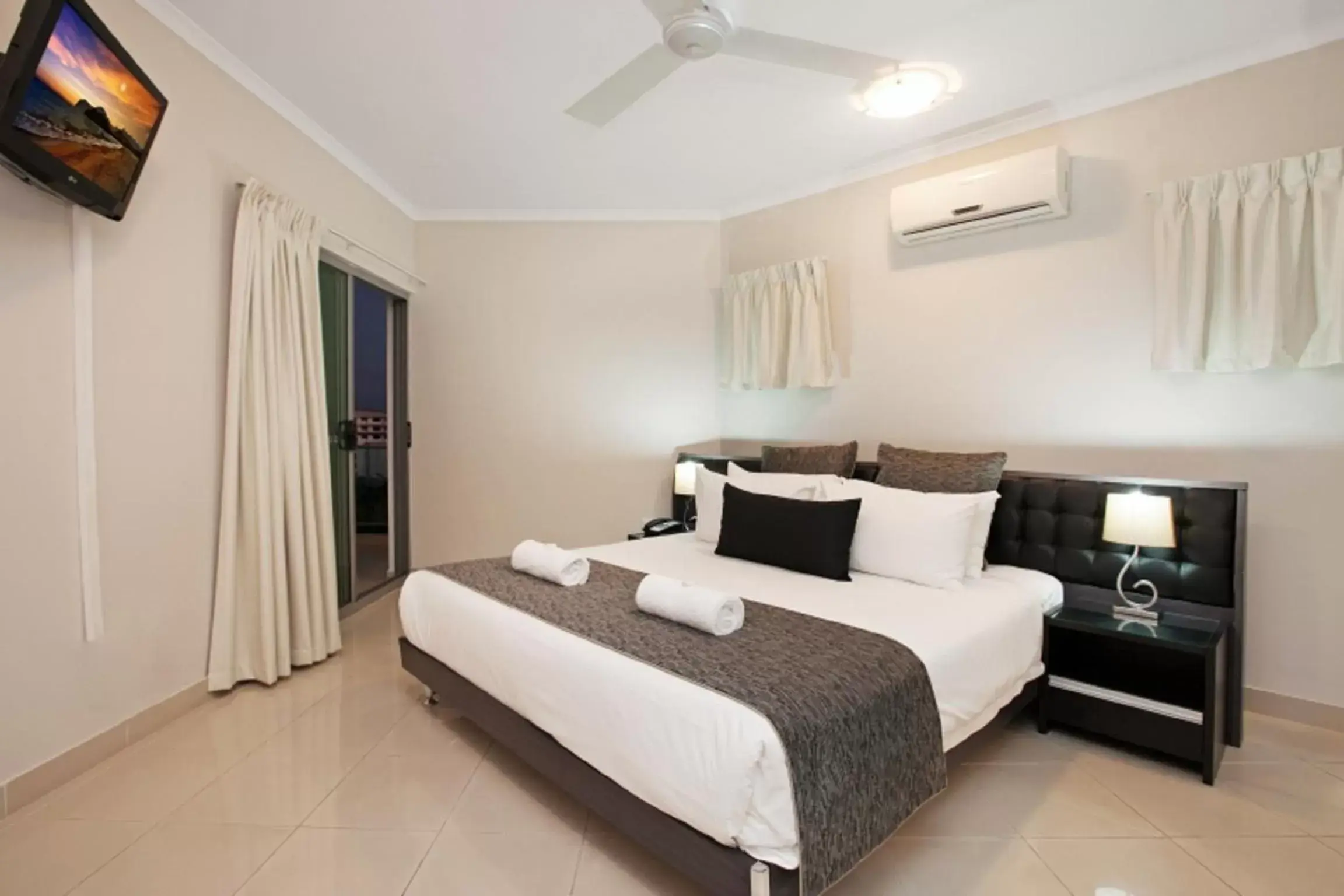 Bedroom, Bed in Argus Apartments Darwin