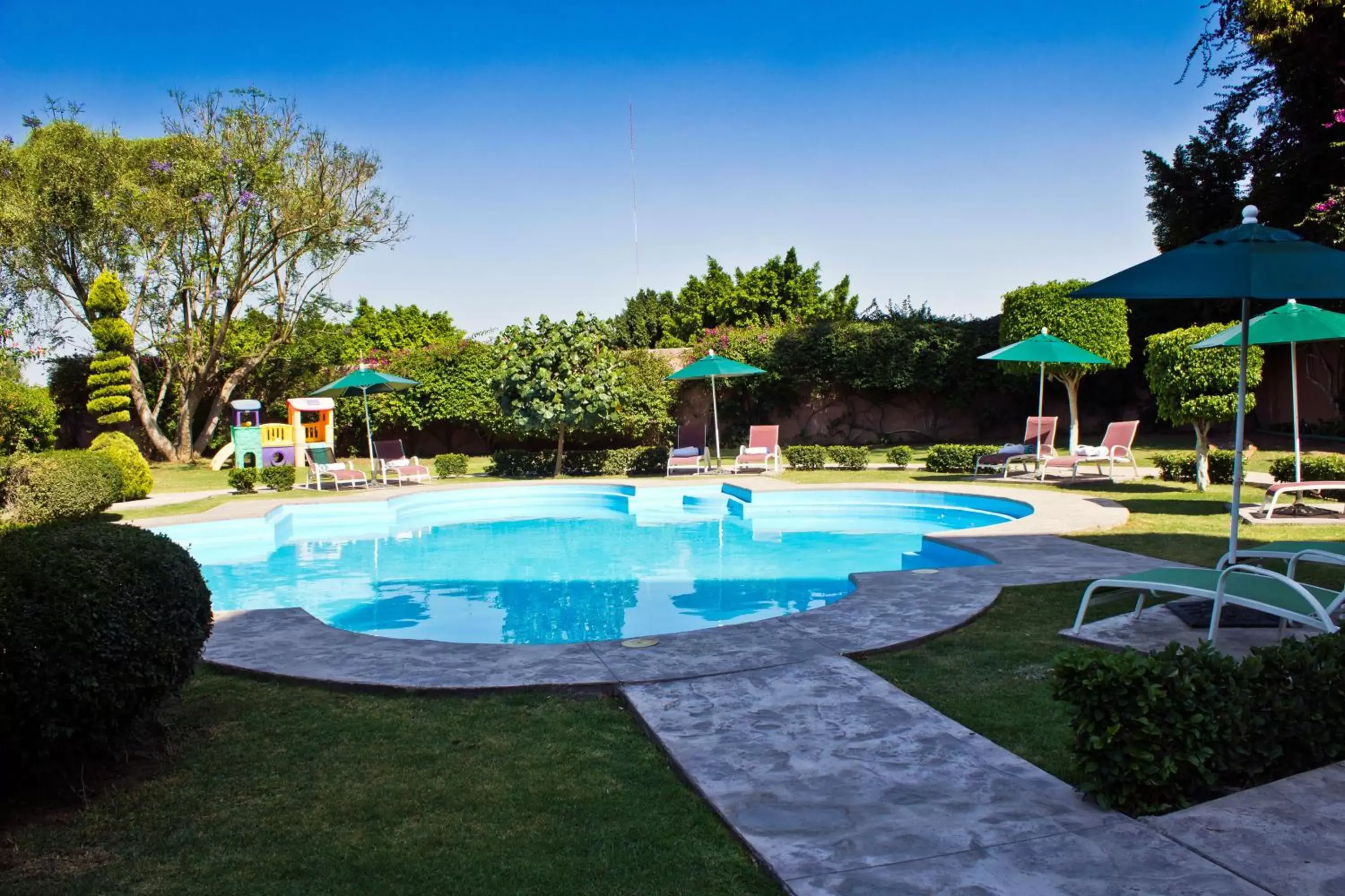 Swimming Pool in Hotel San Francisco Leon