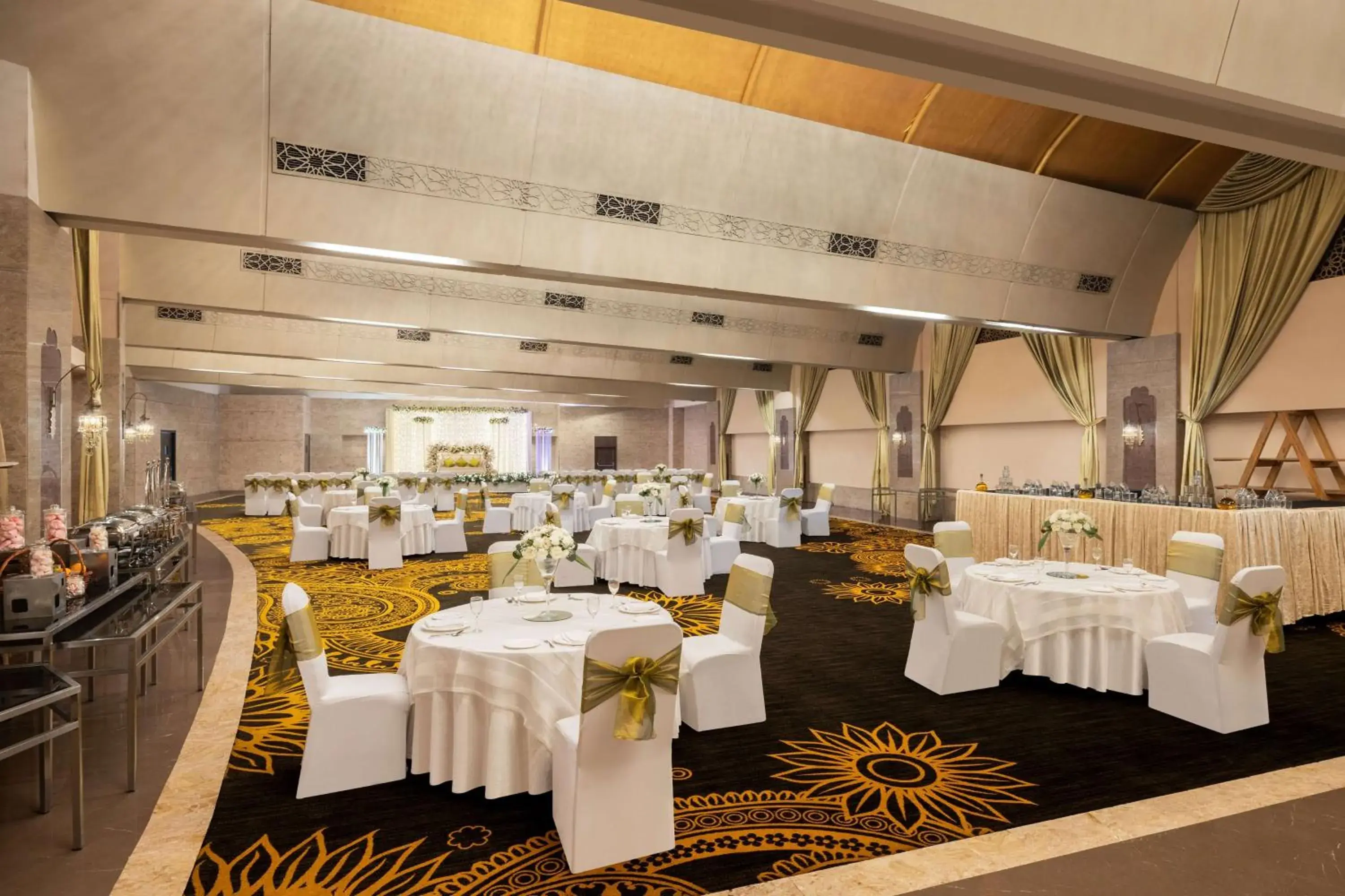 Banquet/Function facilities, Restaurant/Places to Eat in Radisson Blu Hotel New Delhi Dwarka
