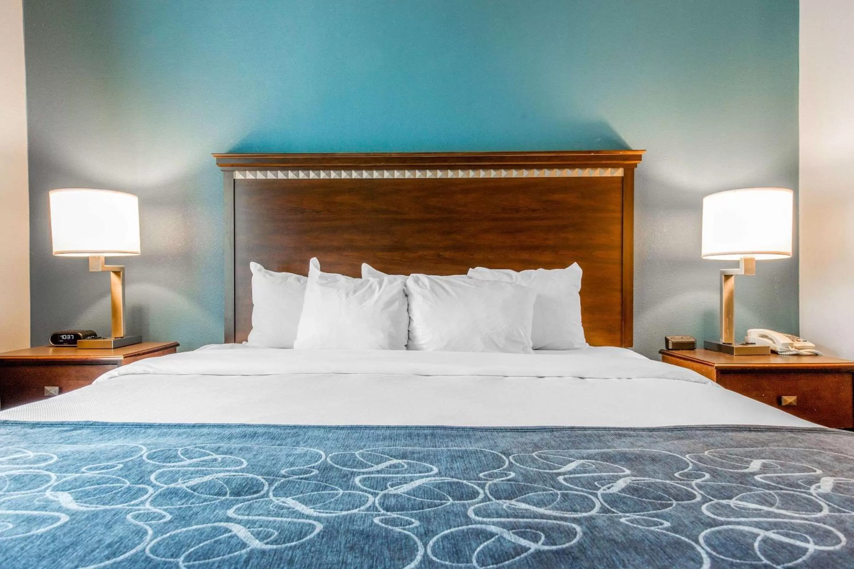 Bed in Comfort Suites Fairview Heights Saint Louis