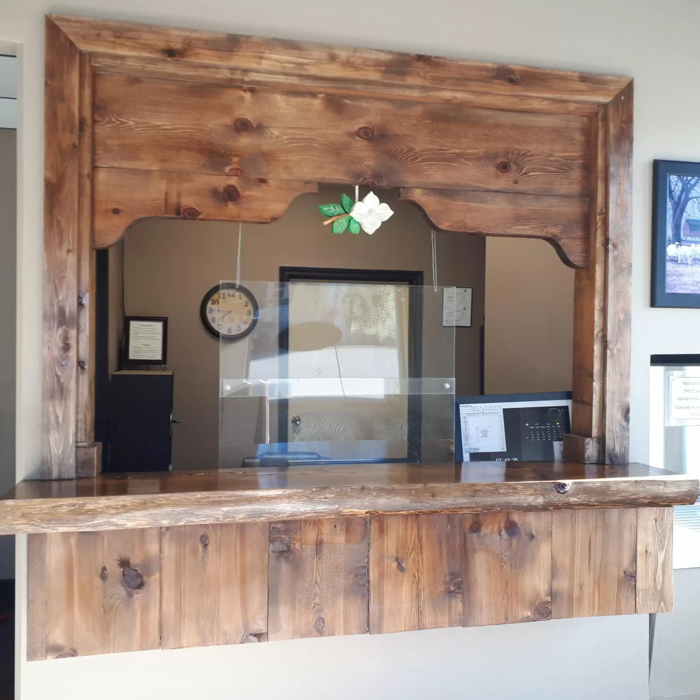 Lobby or reception, Kitchen/Kitchenette in Magnuson Hotel Creston