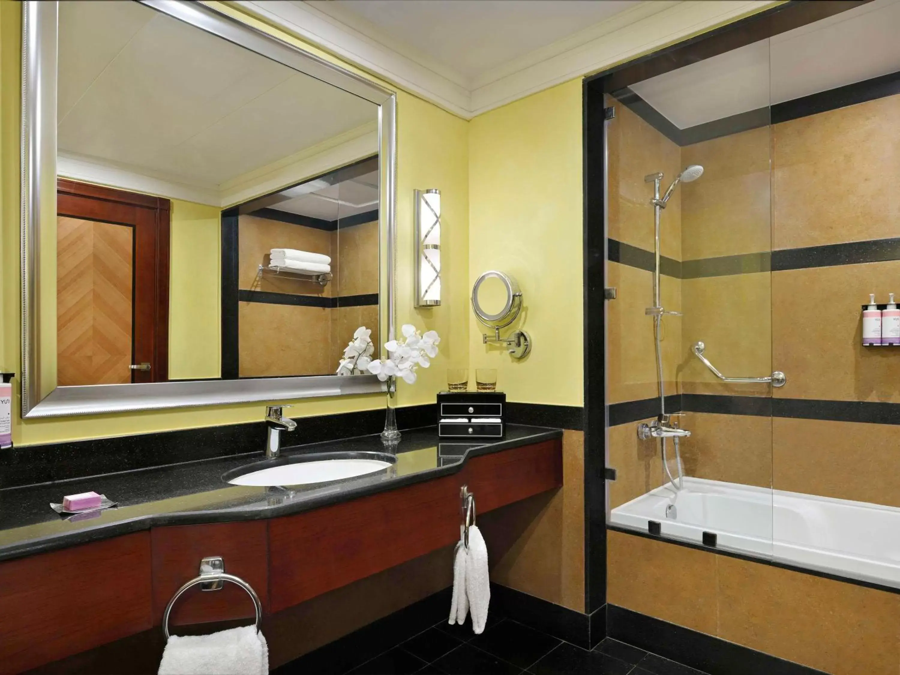 Bathroom in Mövenpick Hotel City Star Jeddah