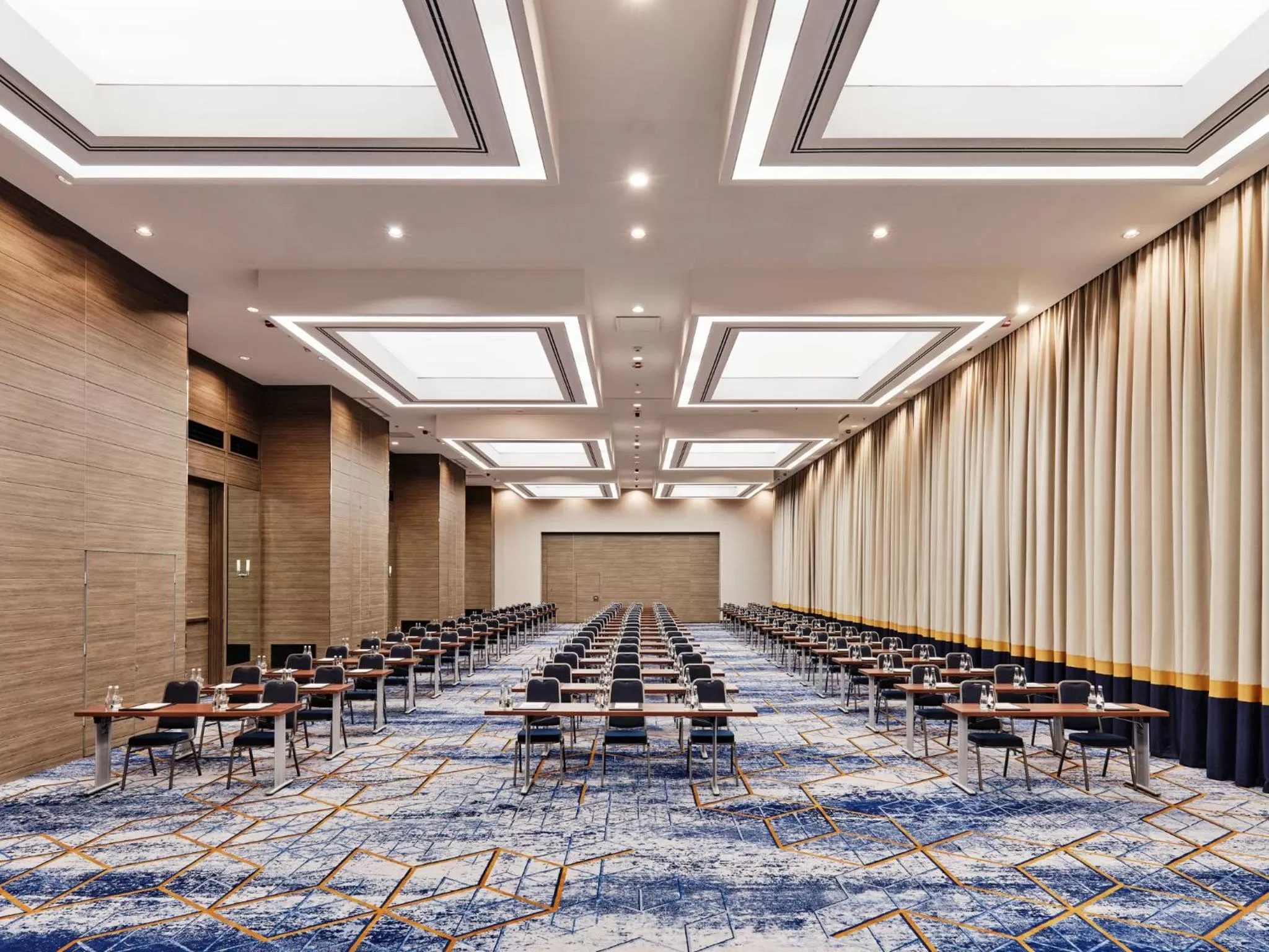 Meeting/conference room in InterContinental Warszawa by IHG