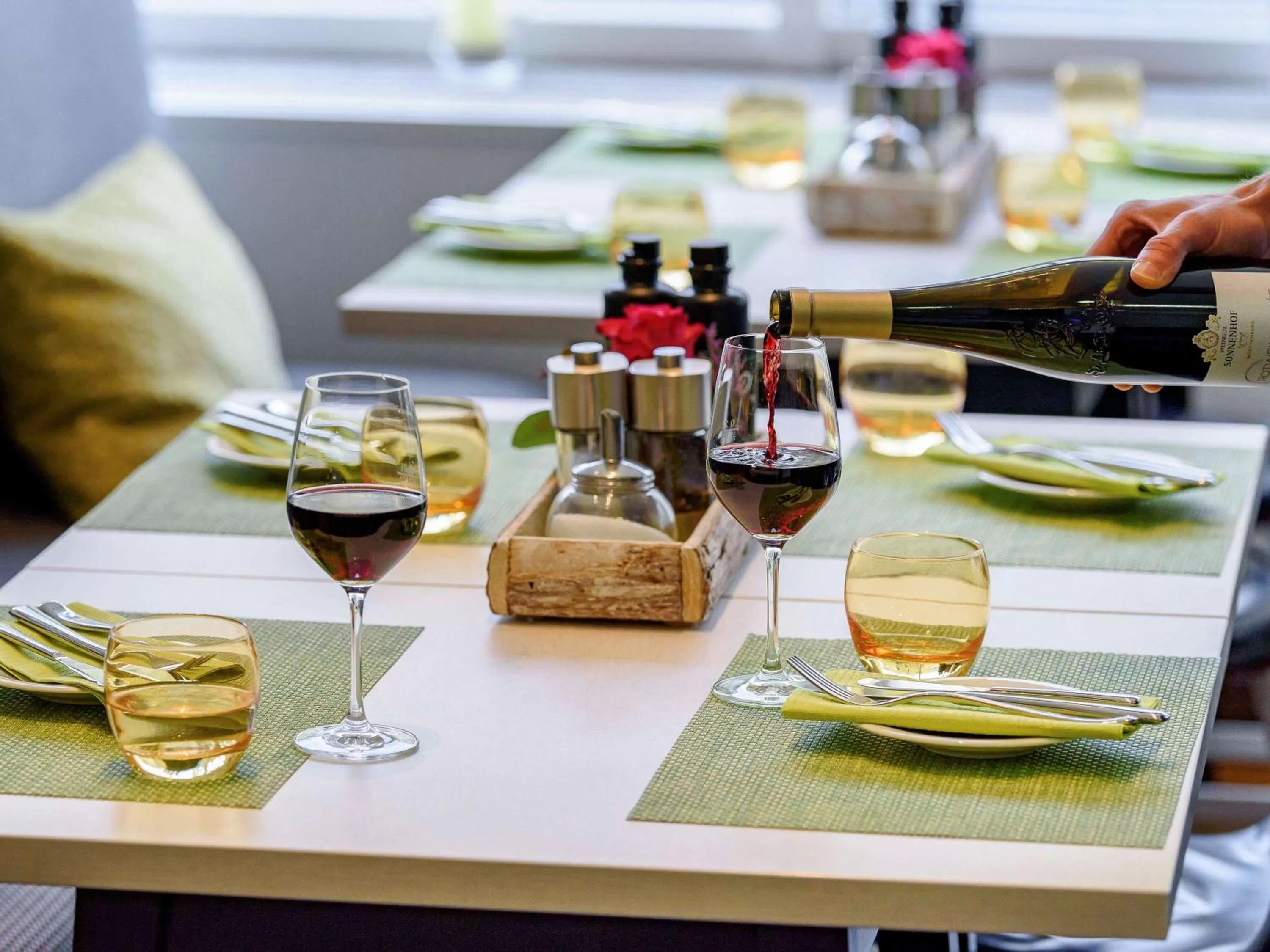 Restaurant/places to eat in Mercure Stuttgart City Center