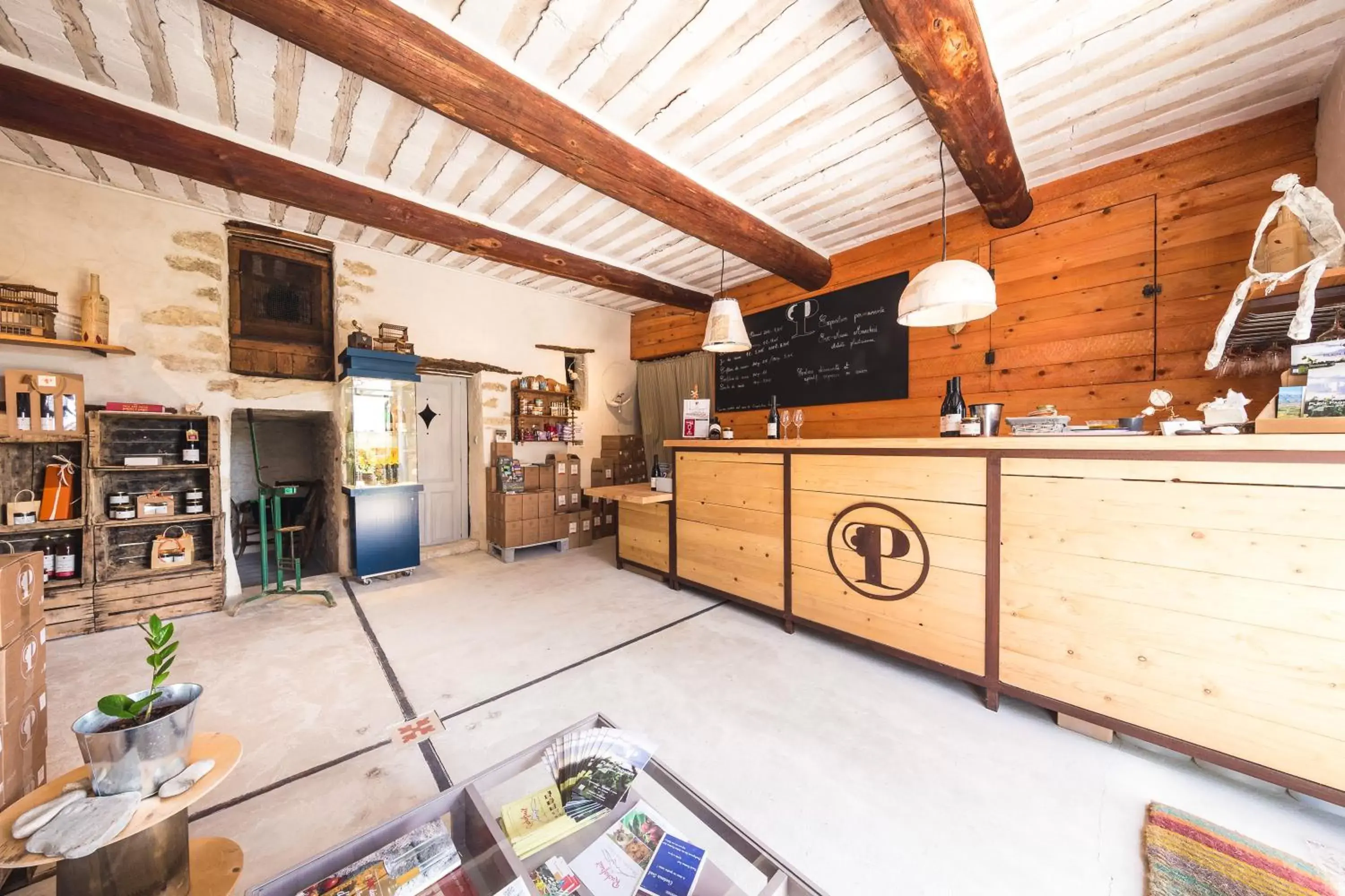 Lobby or reception, Kitchen/Kitchenette in Le Mas de Plein Pagnier