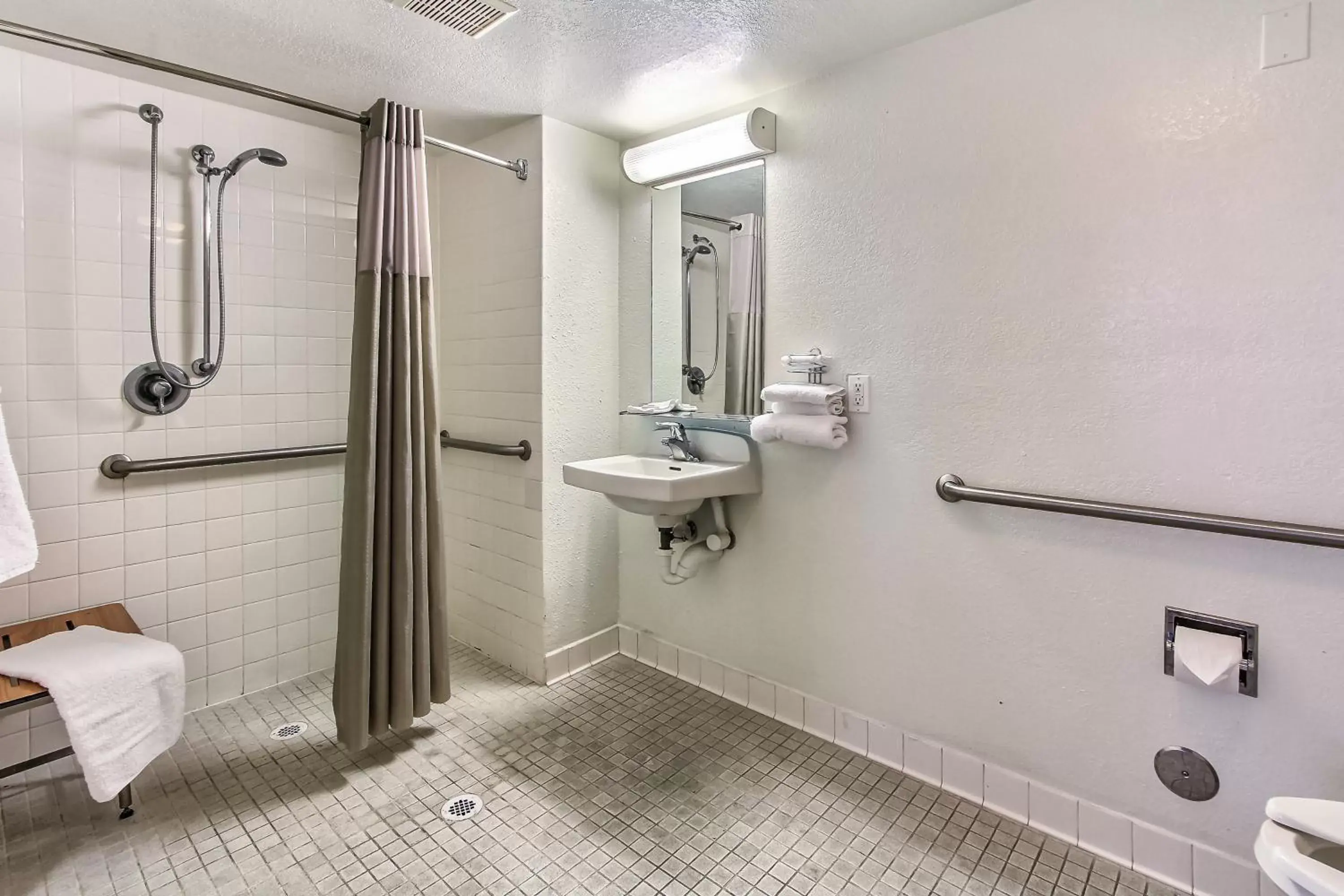 Bathroom in Motel 6-Salinas, CA - North Monterey Area