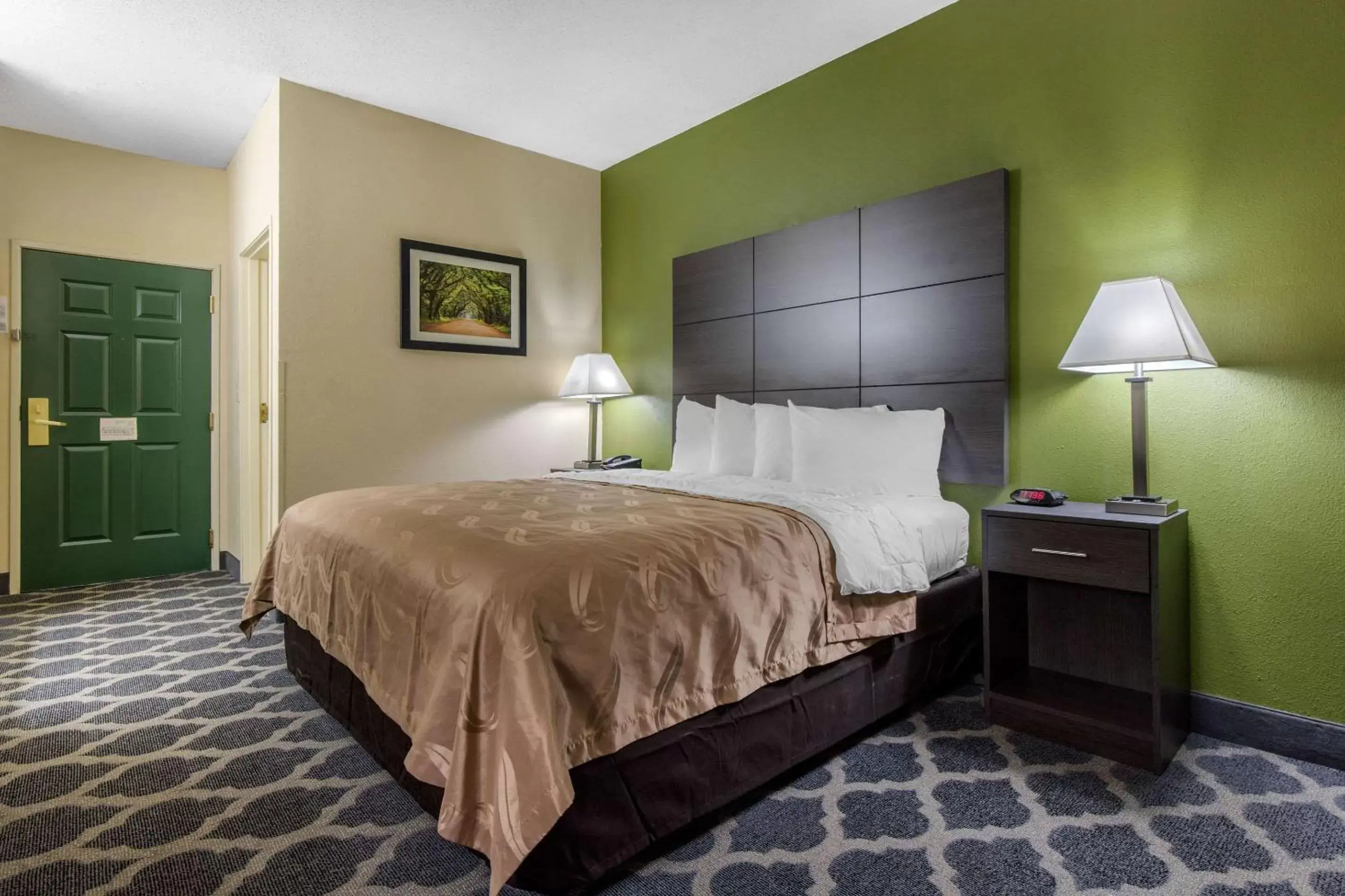 Photo of the whole room, Bed in Quality Inn Photo of the whole room, Bed in Quality Inn