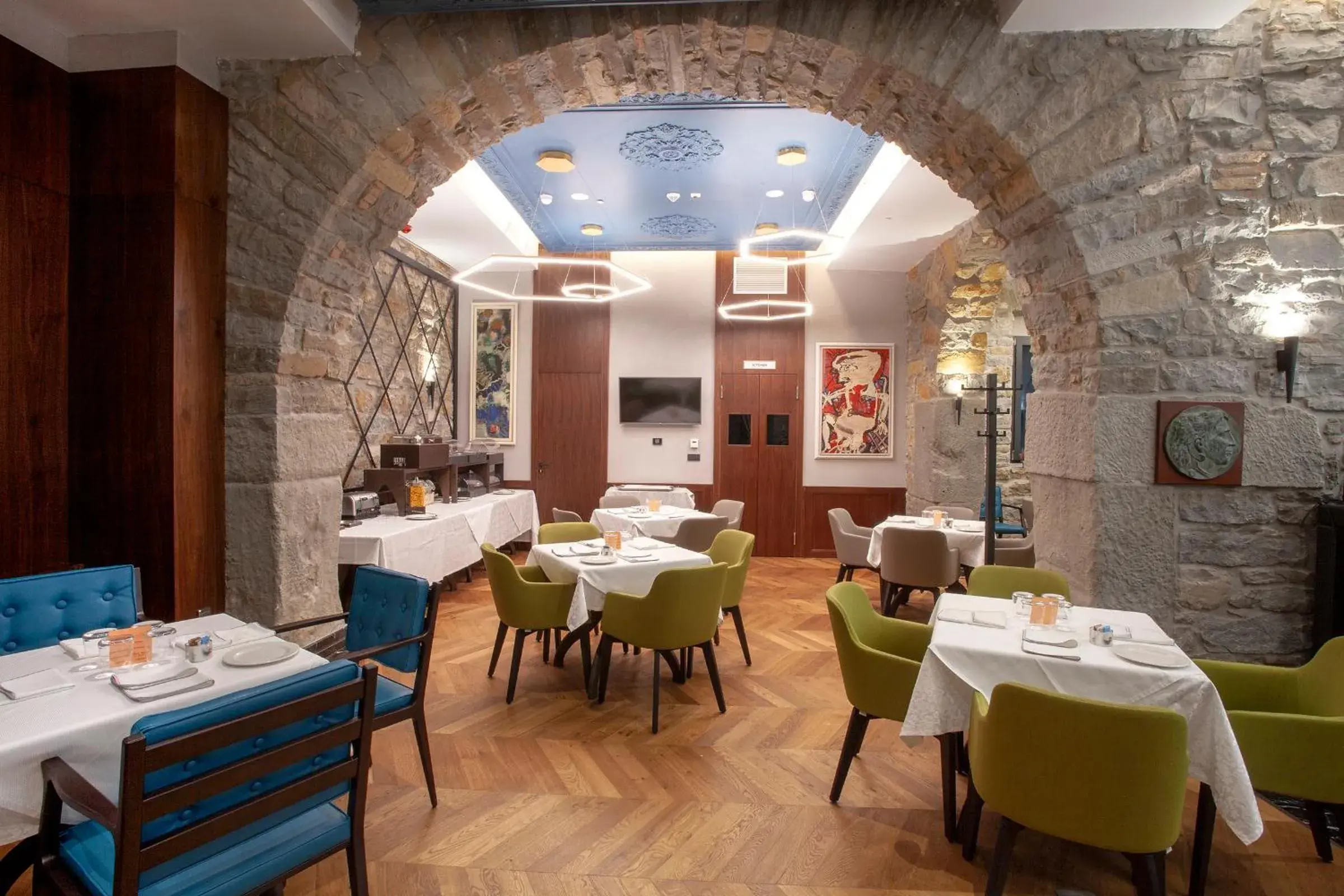 Restaurant/Places to Eat in HOTEL SOLUN