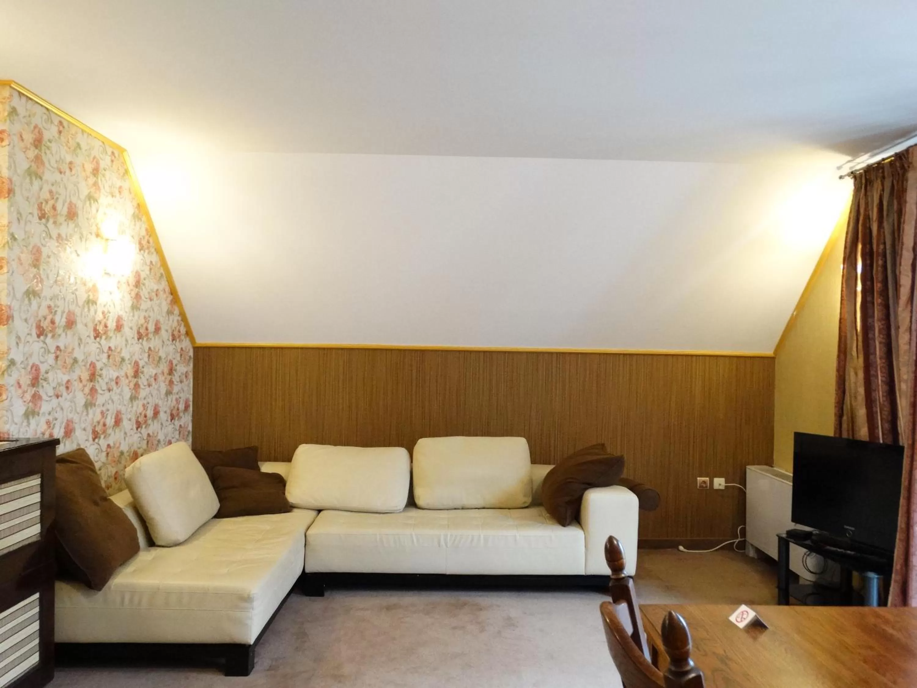 Photo of the whole room in Vesta Hotel