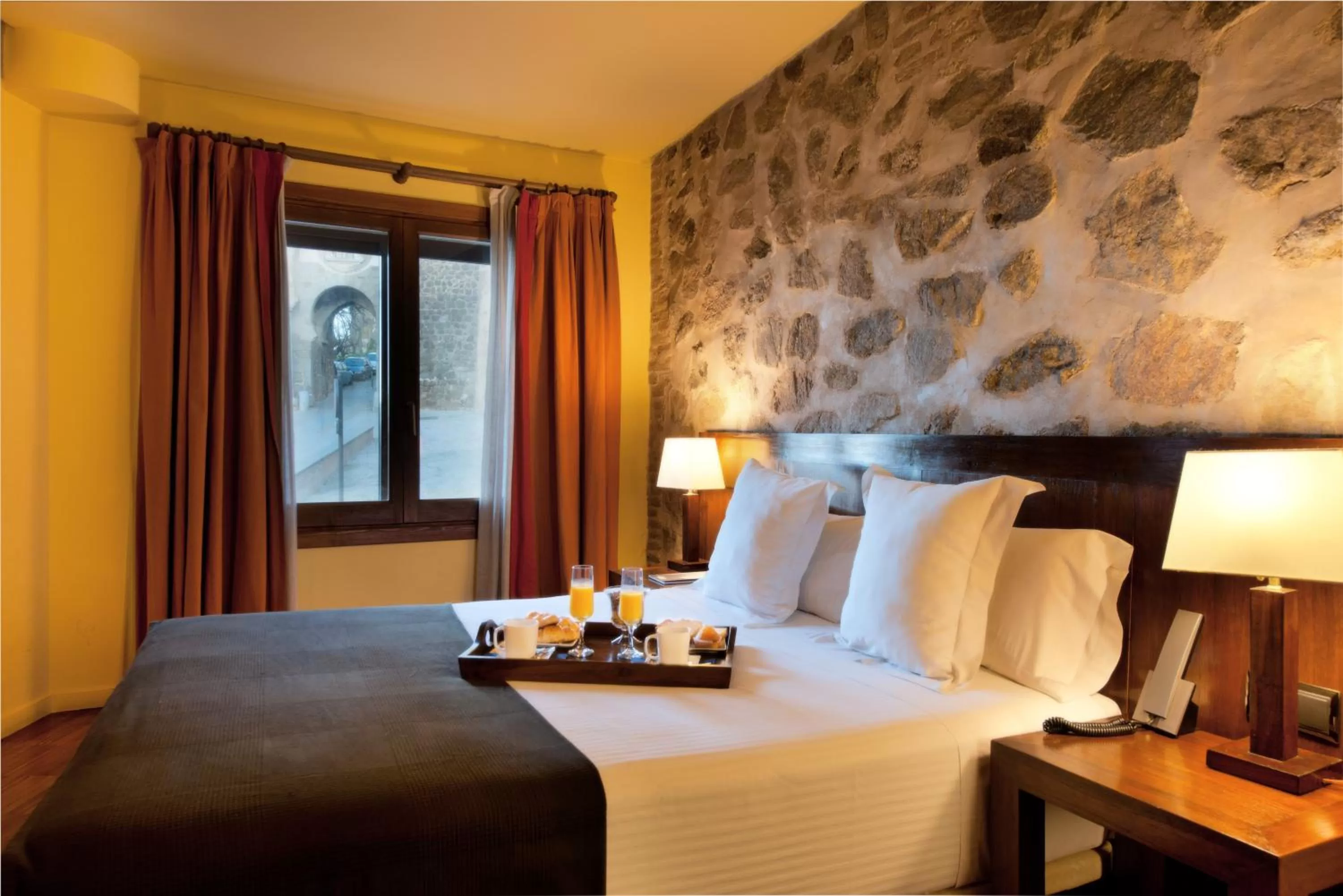 Photo of the whole room, Bed in Abad Toledo