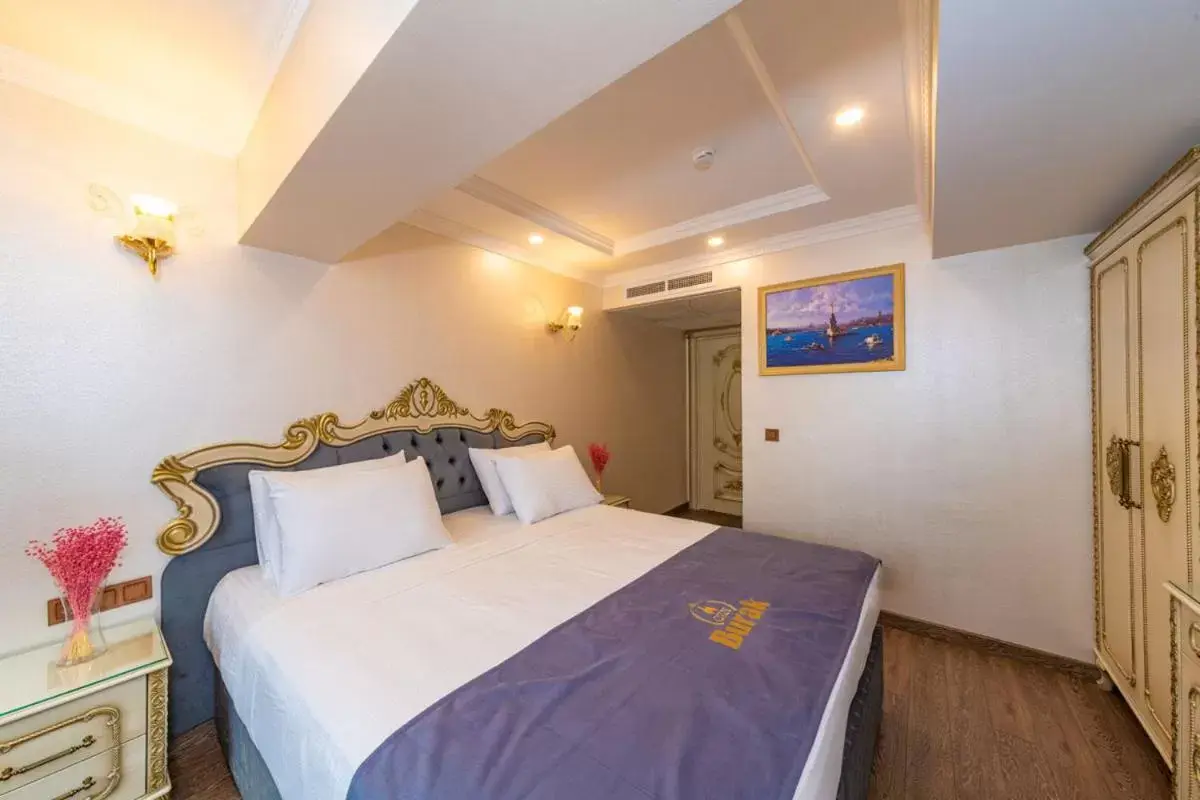 Bedroom, Bed in Almadina Hotel Istanbul