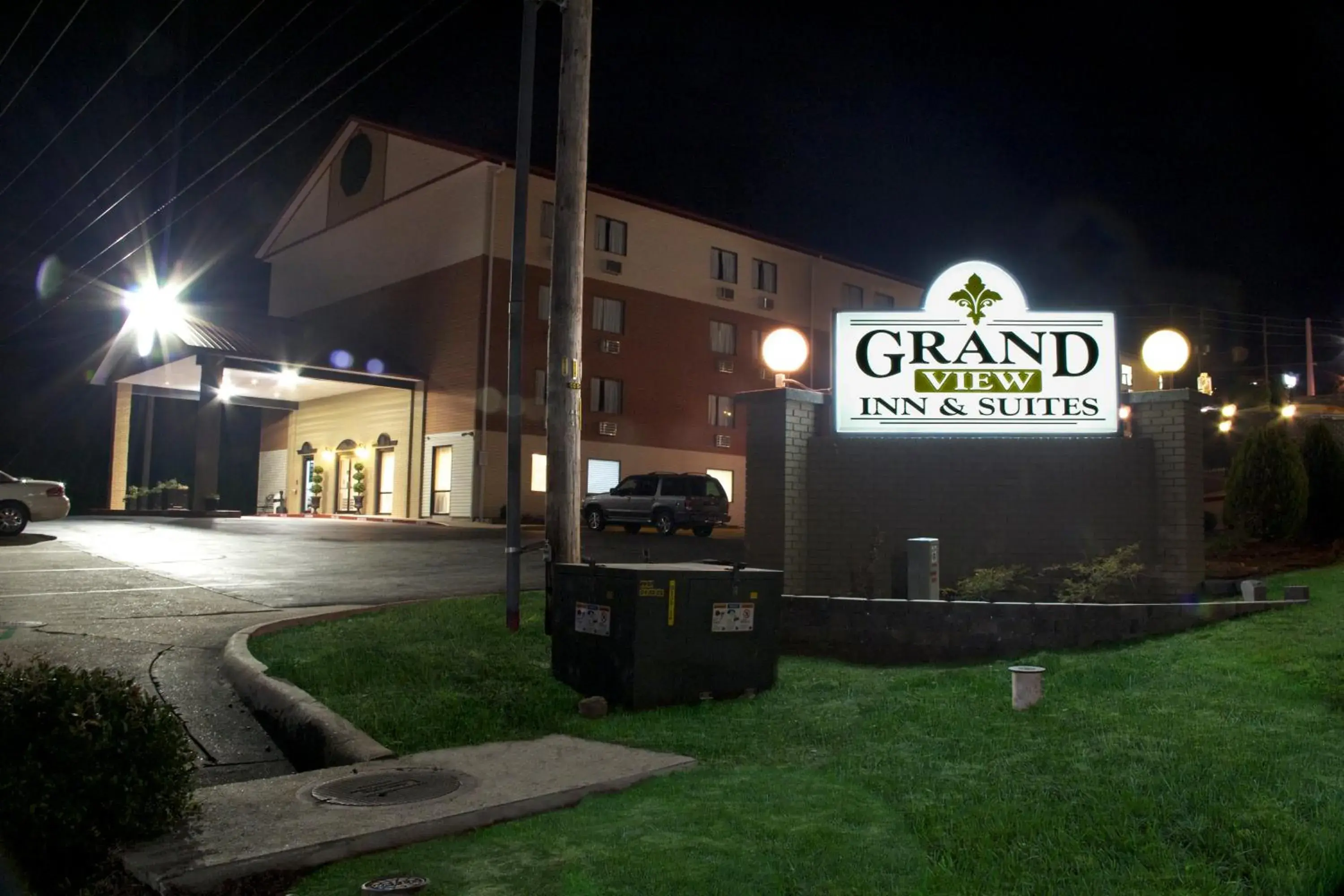 Facade/entrance, Property Building in Grand View Inn & Suites