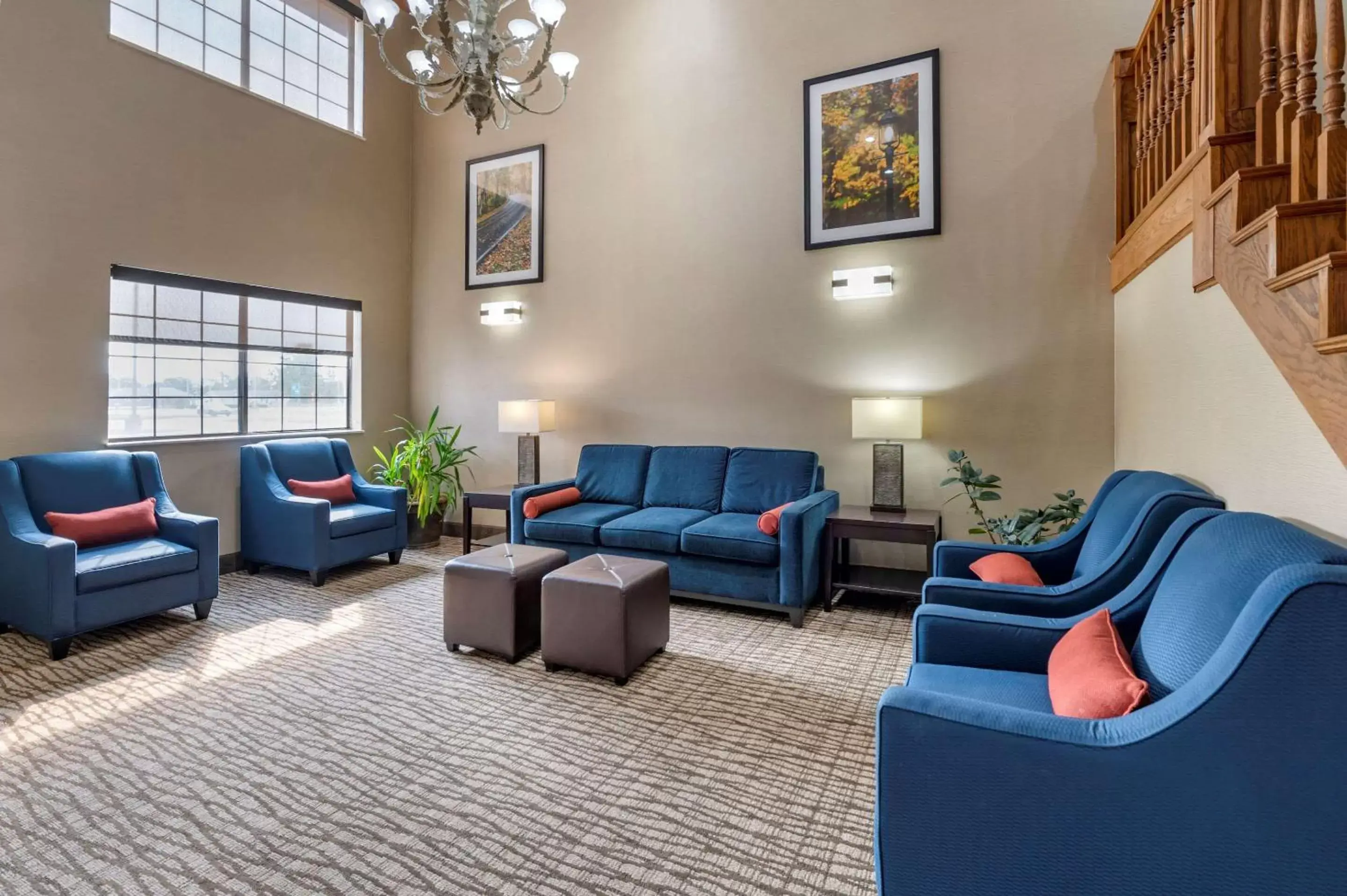 Lobby or reception, Seating Area in Comfort Inn & Suites Napoleon