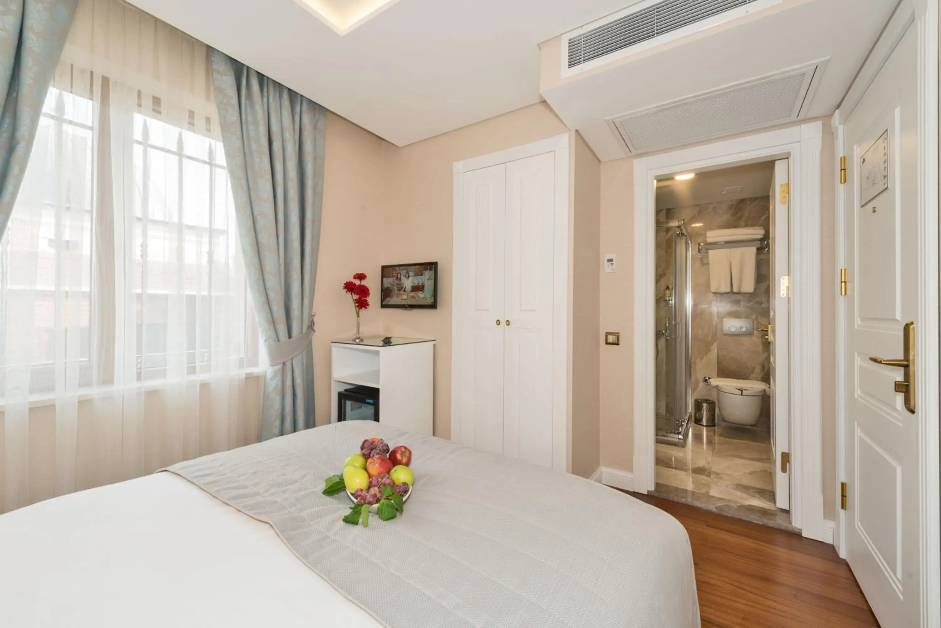 Bed in Ada Karakoy Hotel