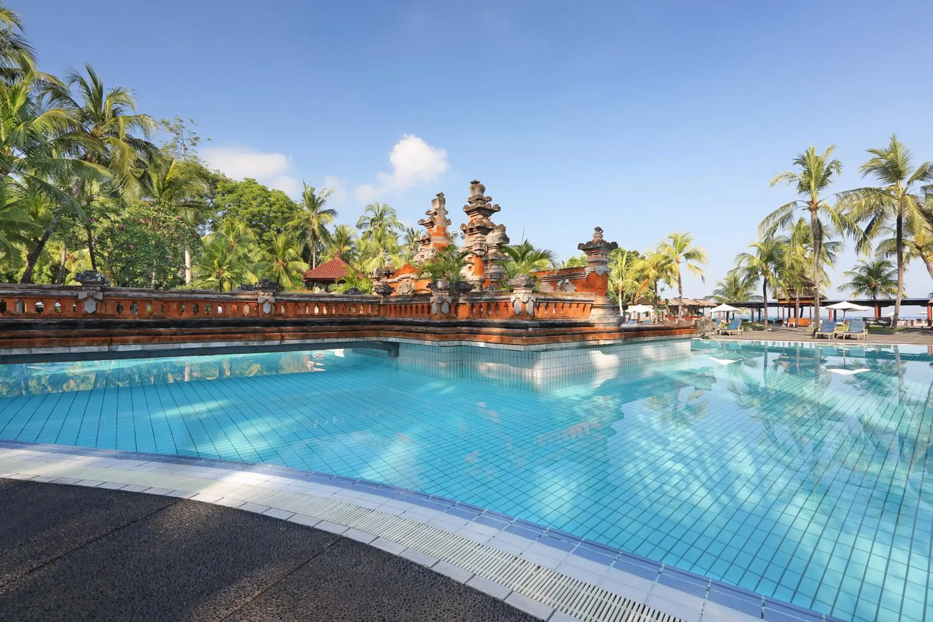 Swimming pool in Bintang Bali Resort Swimming pool in Bintang Bali Resort