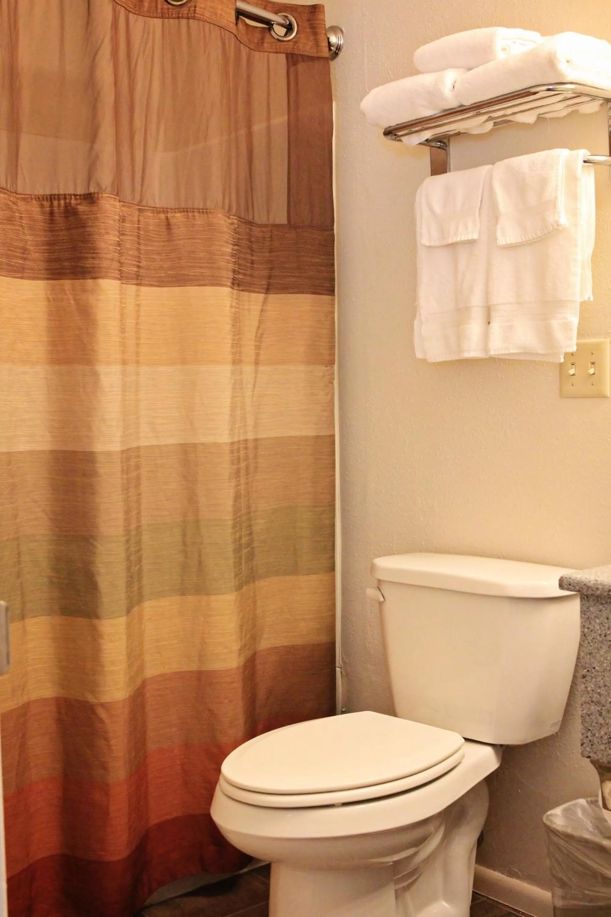 Bathroom in Bowen Motel