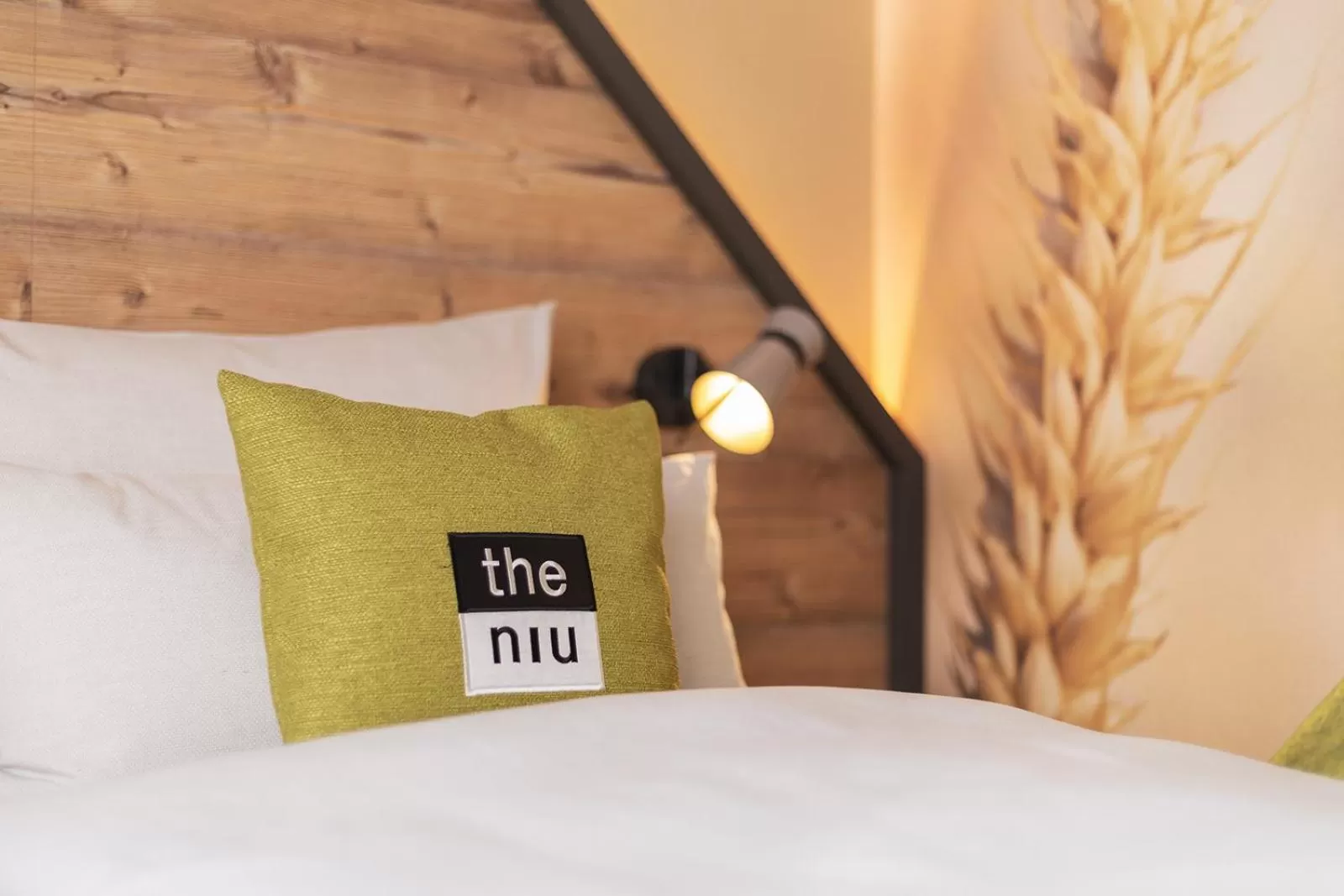 Bed in Holiday Inn - the niu, Mill Cologne Mülheim by IHG