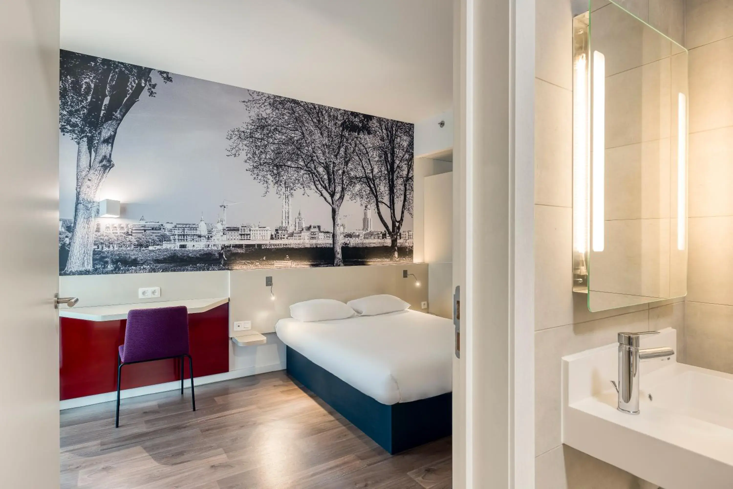 Photo of the whole room, Bed in B&B Hotel Antwerpen Zuid