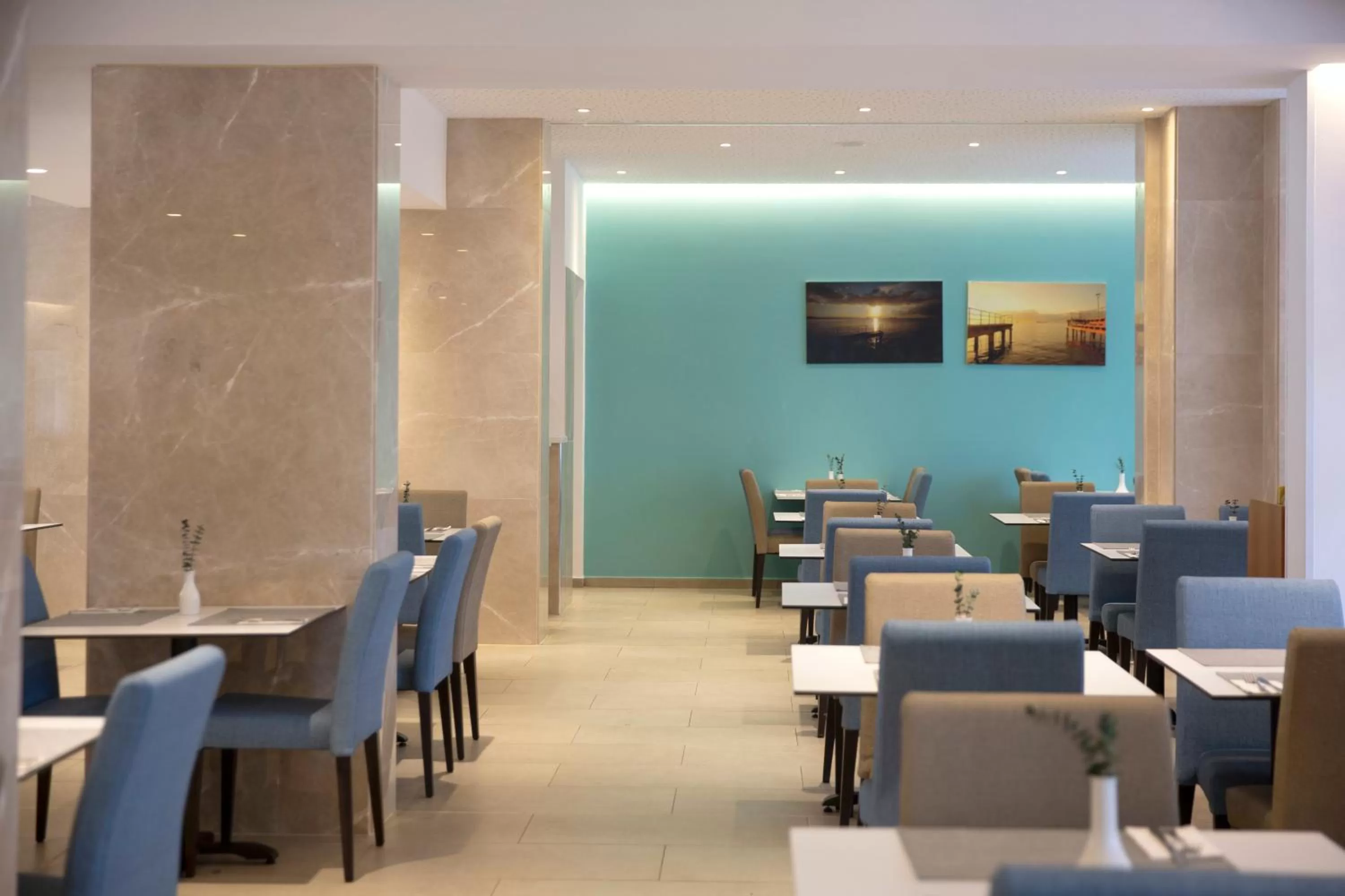 Restaurant/places to eat in Harmony Bay Hotel